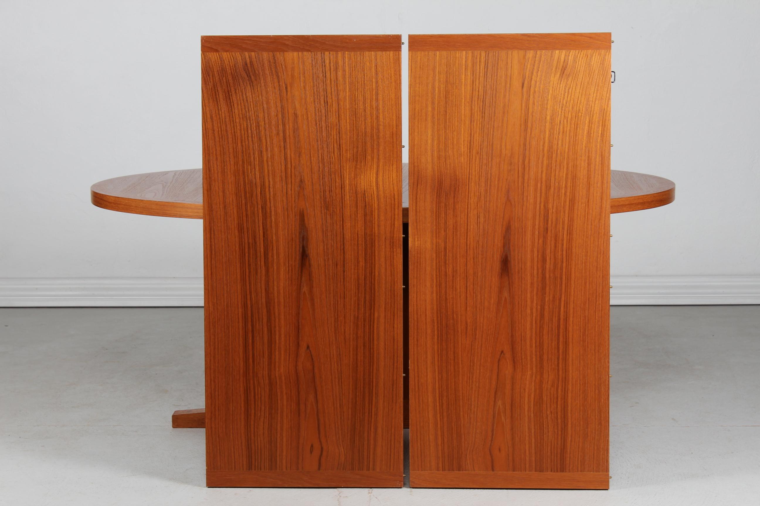 Woodwork Danish Modern Oval Pillar Teak Dining Table by Cabinetmaker Dyrlund/Skovby 1970s