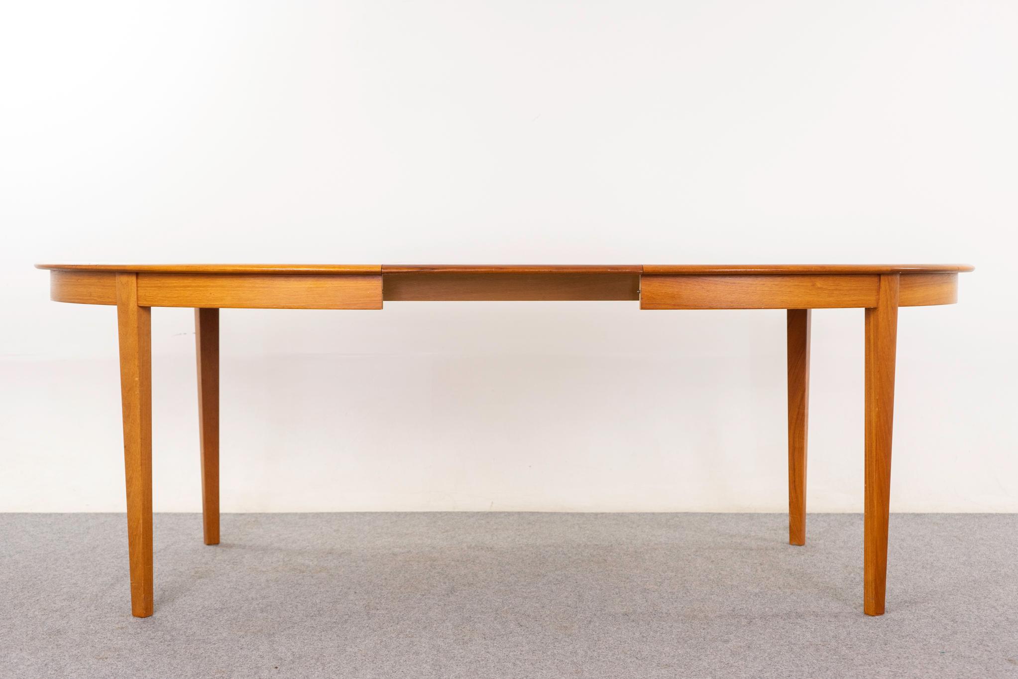 Danish Modern Oval Teak Dining Table For Sale 4