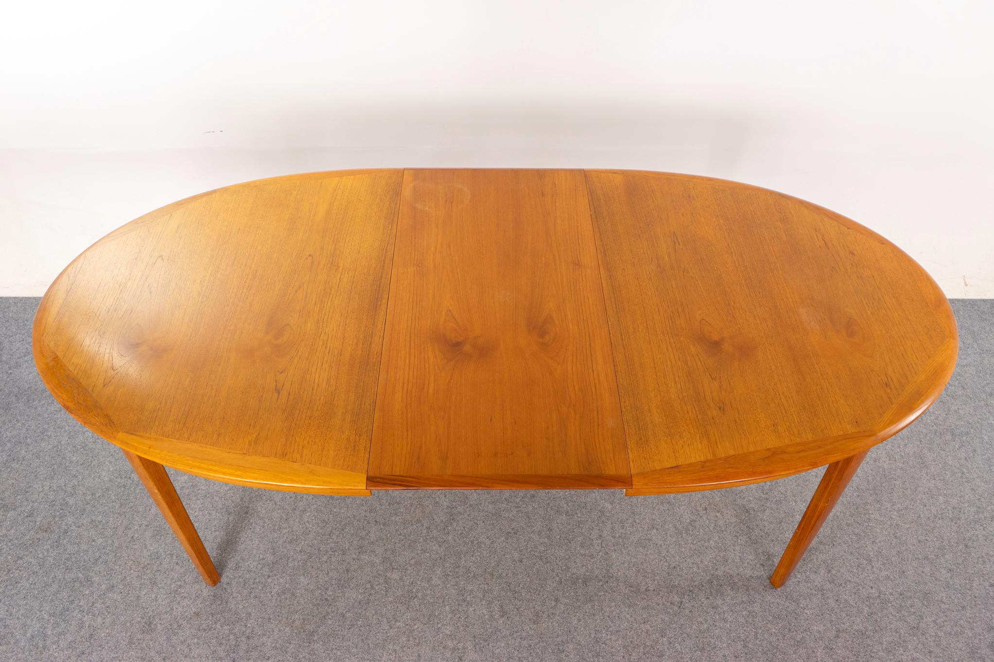 Danish Modern Oval Teak Dining Table For Sale 5