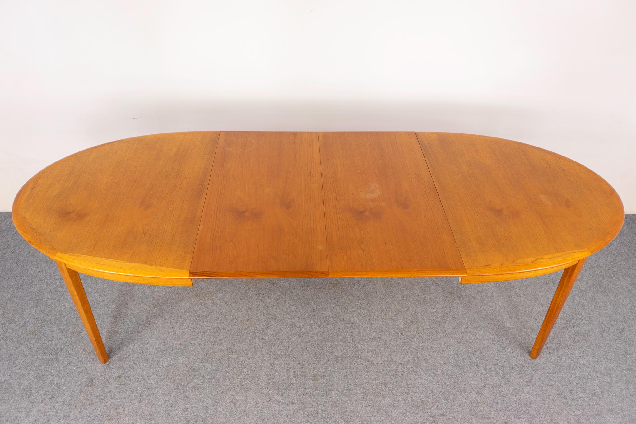 Danish Modern Oval Teak Dining Table For Sale 7