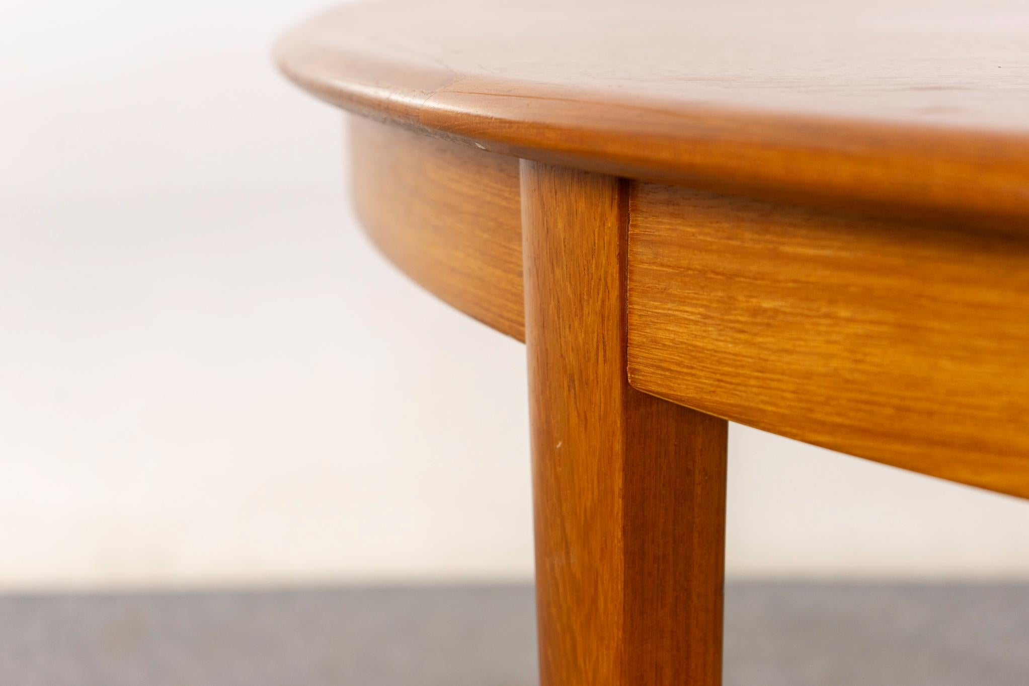 Danish Modern Oval Teak Dining Table For Sale 1