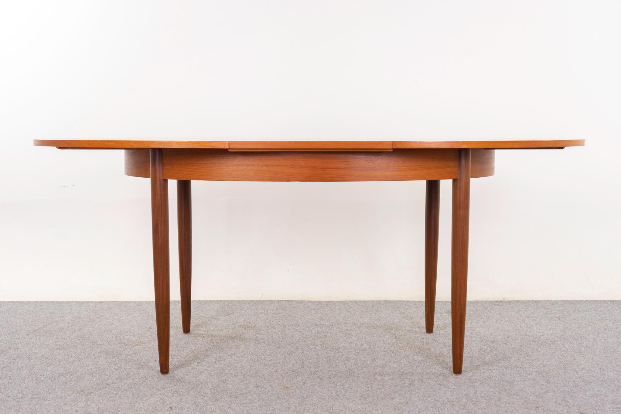Danish Modern Oval Teak Dining Table For Sale 1