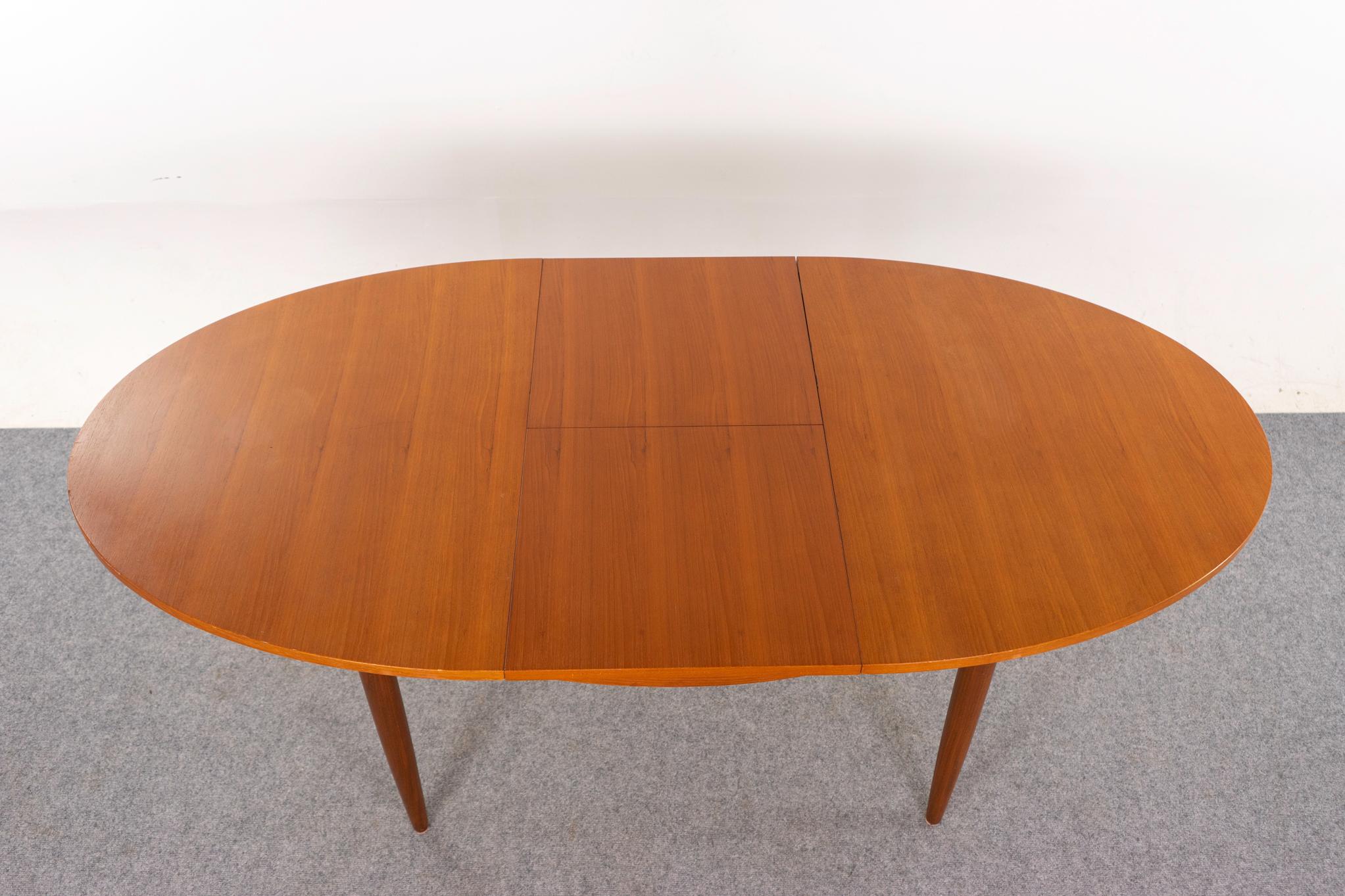 Danish Modern Oval Teak Dining Table For Sale 2