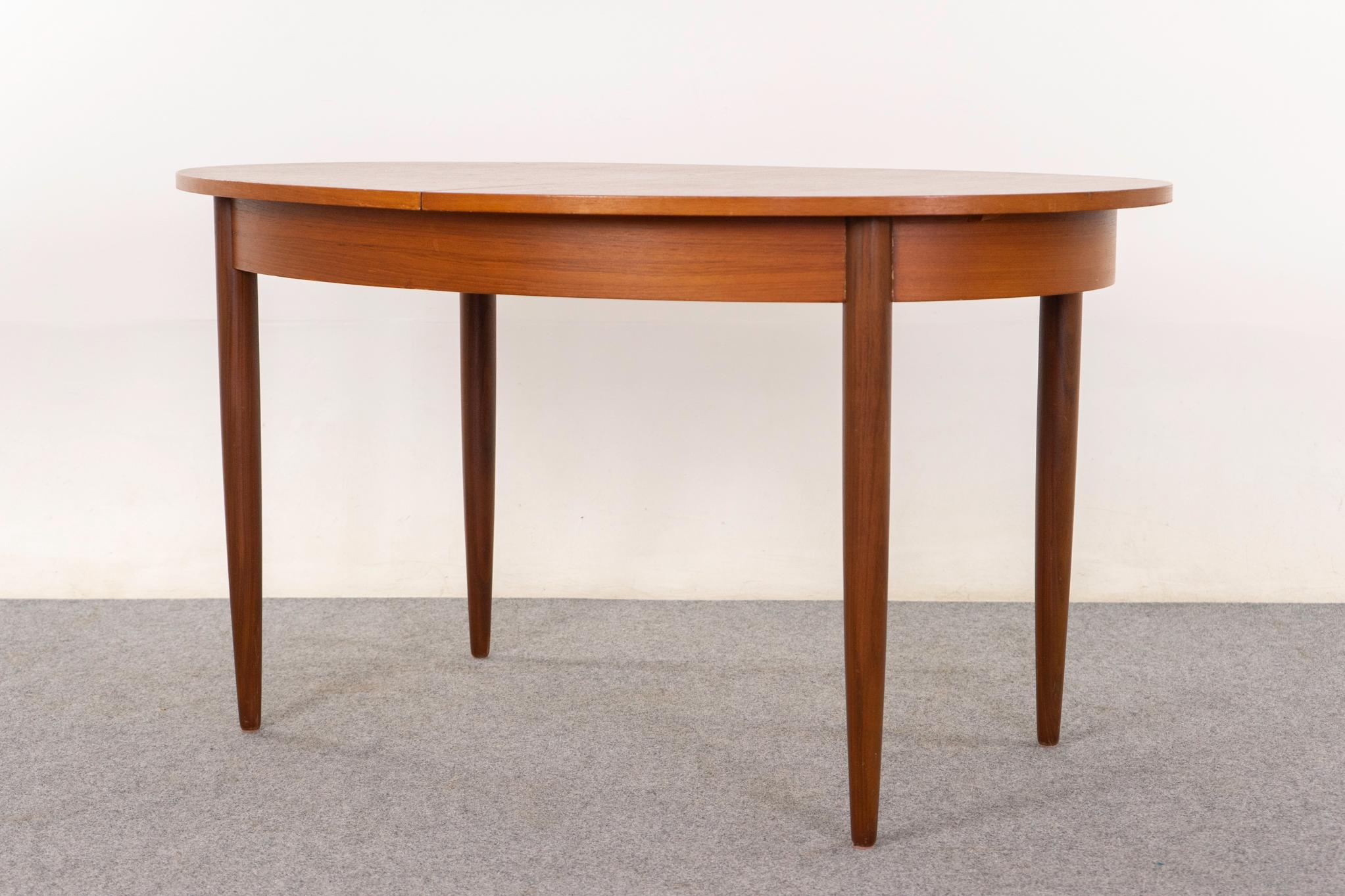 Danish Modern Oval Teak Dining Table For Sale 3