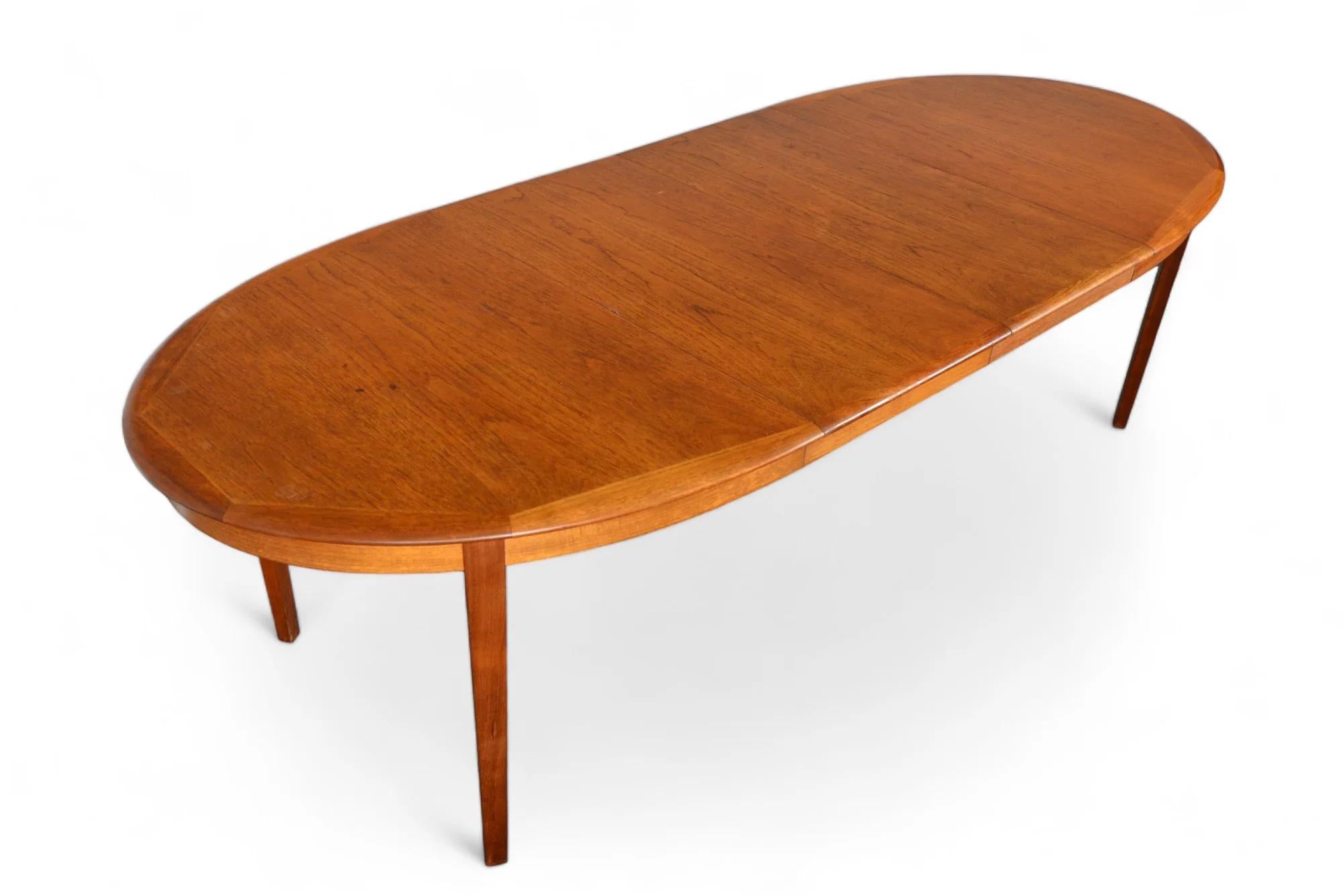 Danish Modern Oval Teak Dining Table + Two Leaves By Byrlund For Sale 4
