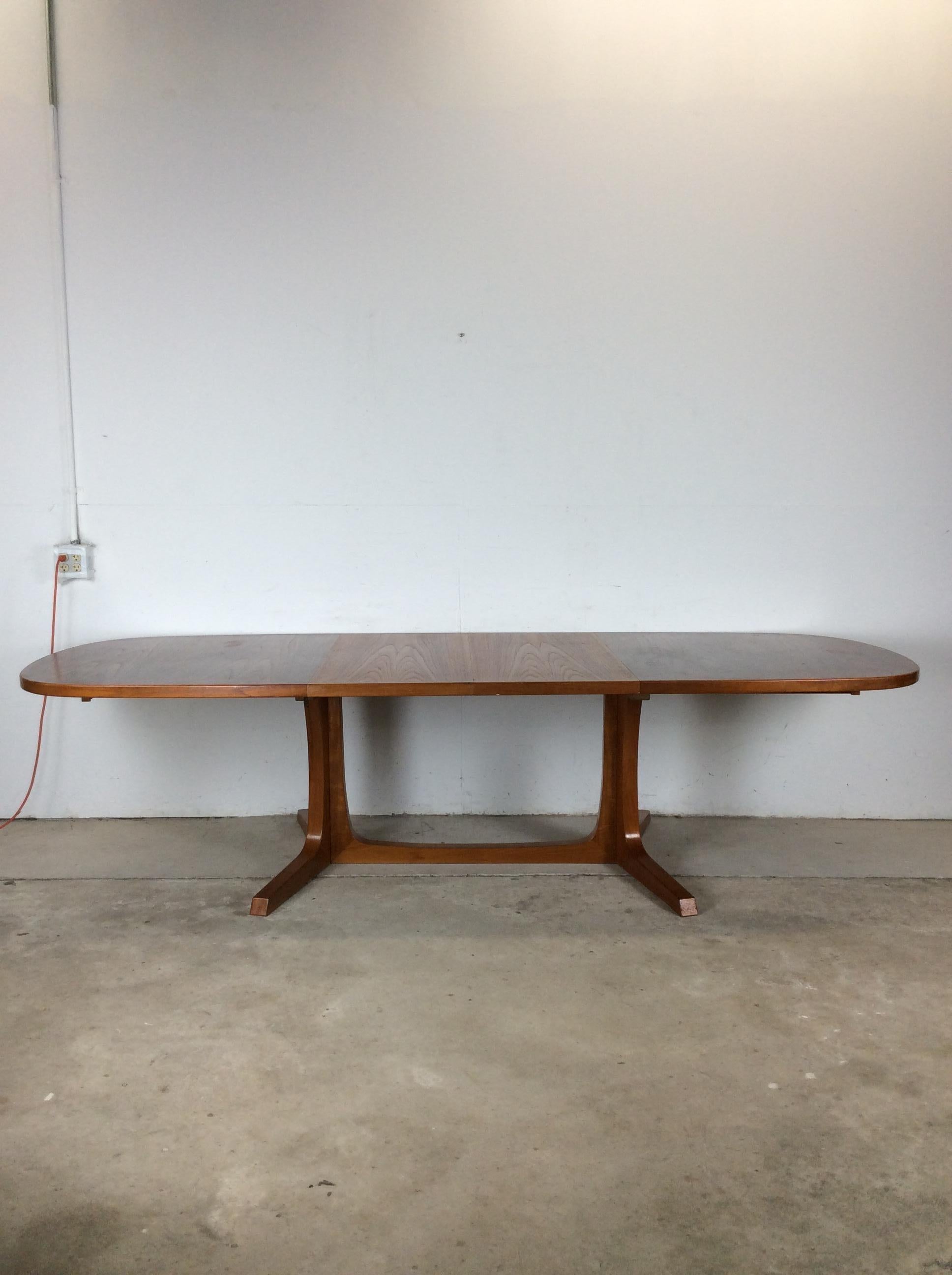 Danish Modern Oval Teak Dining Table with 2 Leaves For Sale 7