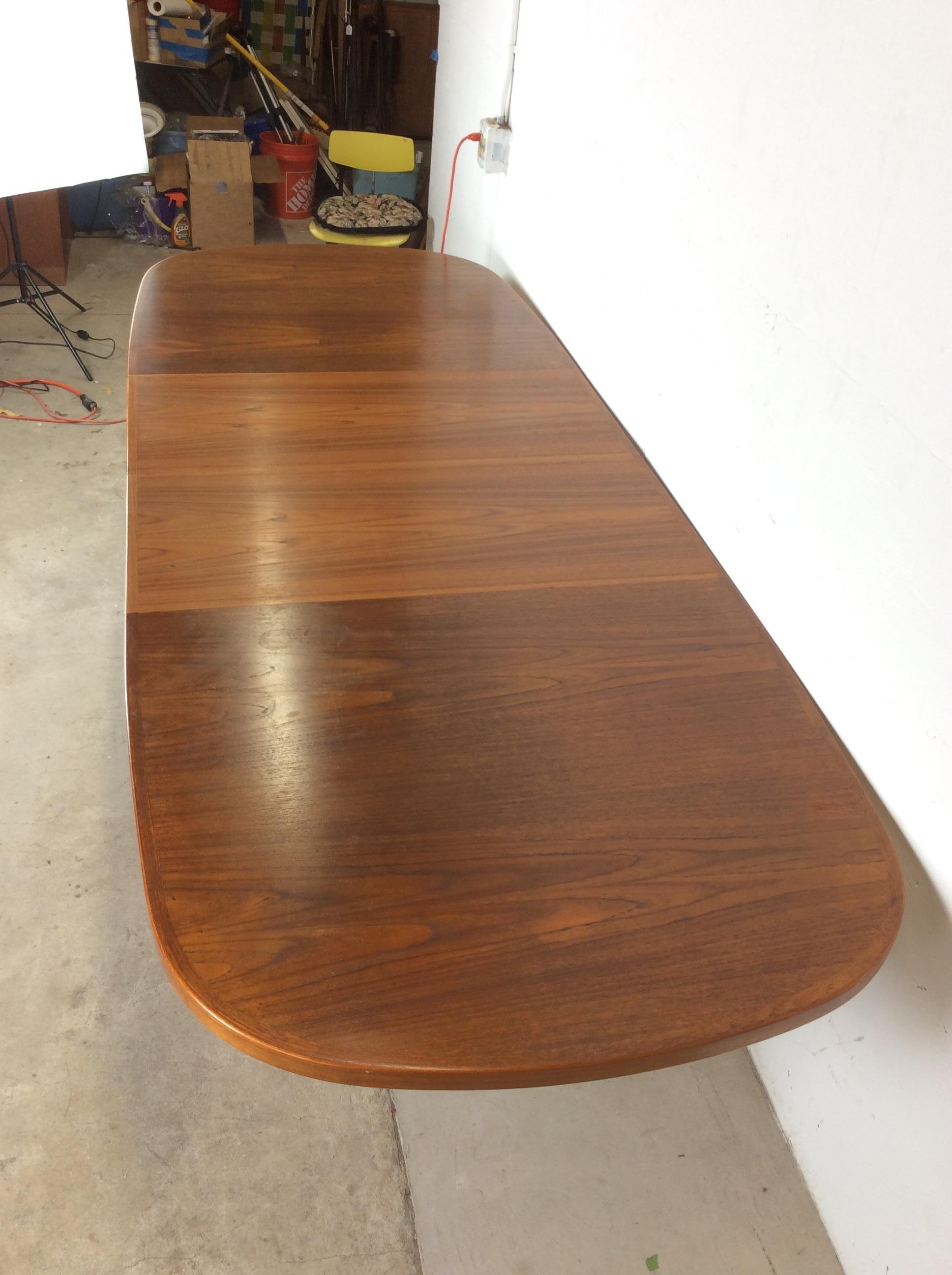 Danish Modern Oval Teak Dining Table with 2 Leaves For Sale 9