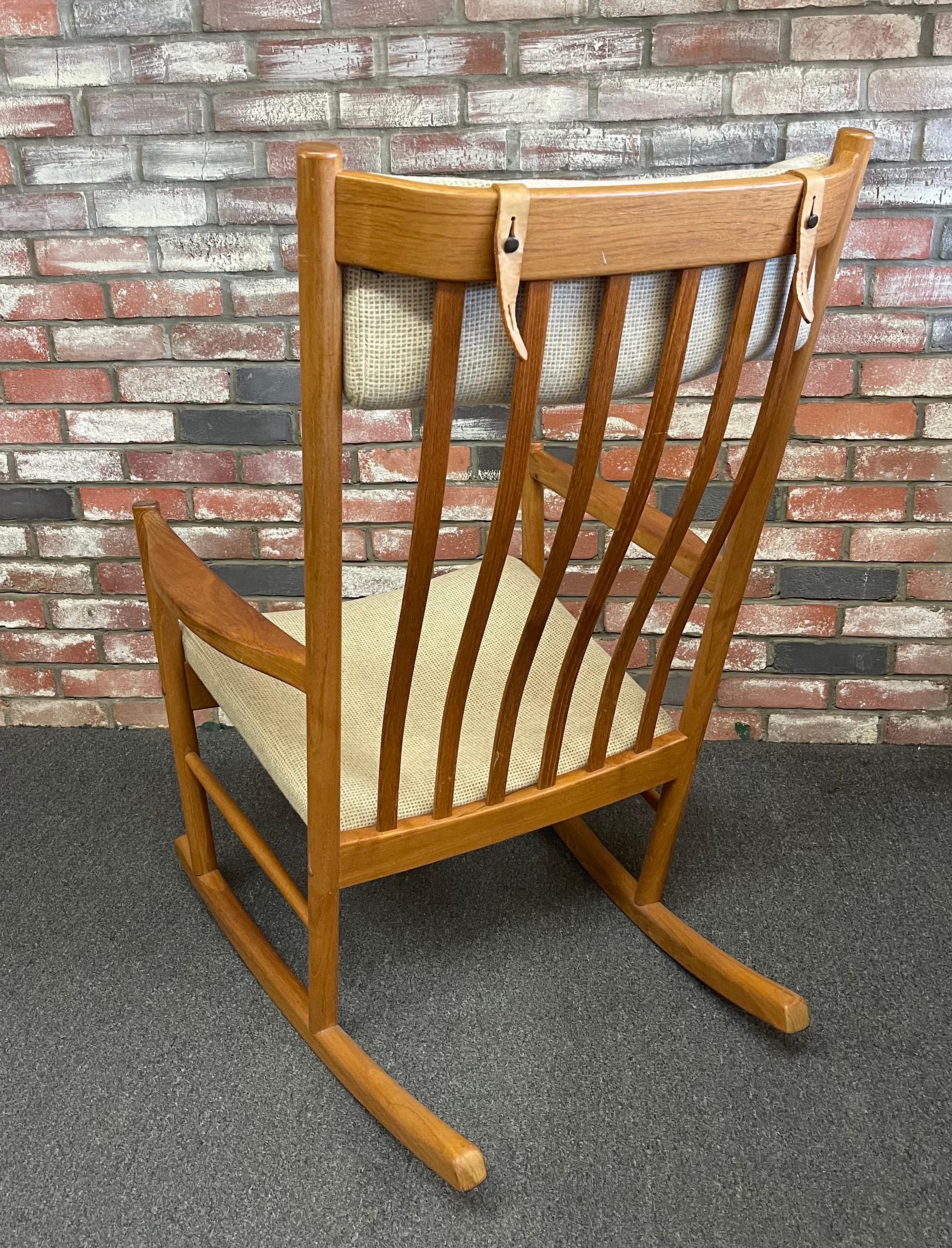 Danish Modern Oversized Teak Rocking Chair by Hans Wegner for Tarm Stole In Good Condition For Sale In San Diego, CA