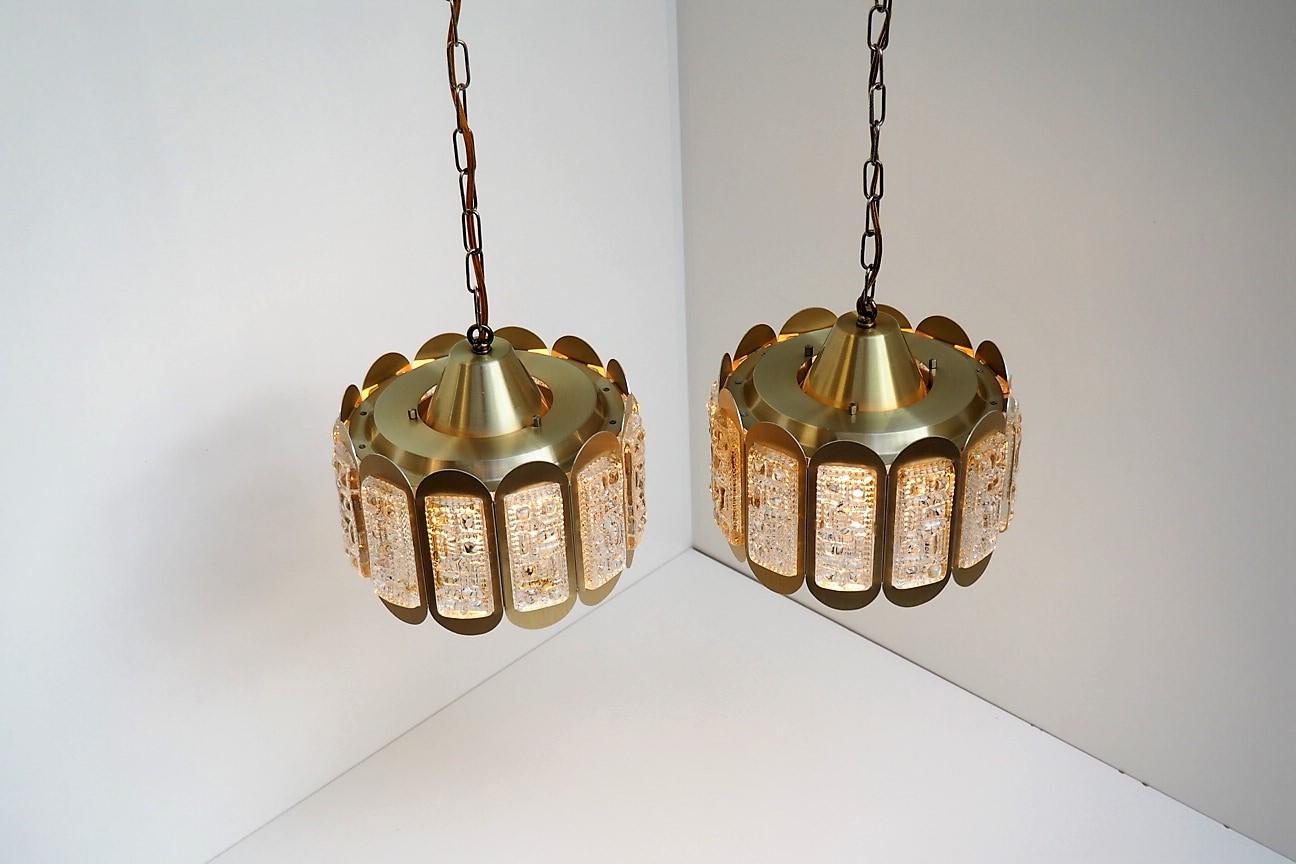 Danish Modern Pair of Brass and Glass Pendants from Vitrika, 1960s Design In Good Condition For Sale In Spoettrup, DK