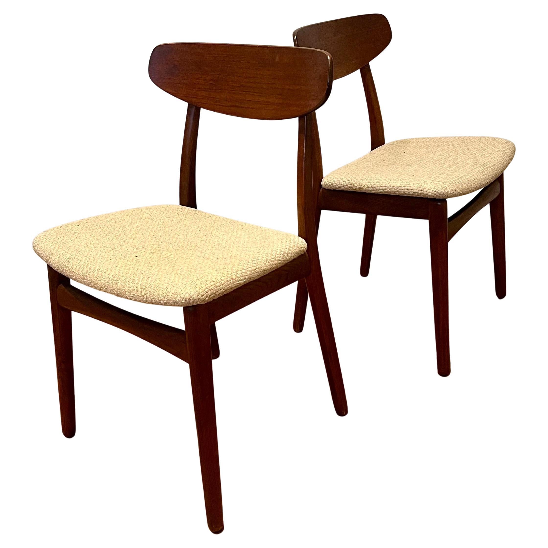 Paire de chaises d
appoint modernes danoises en noyer par Arkitekt Kjaernulf