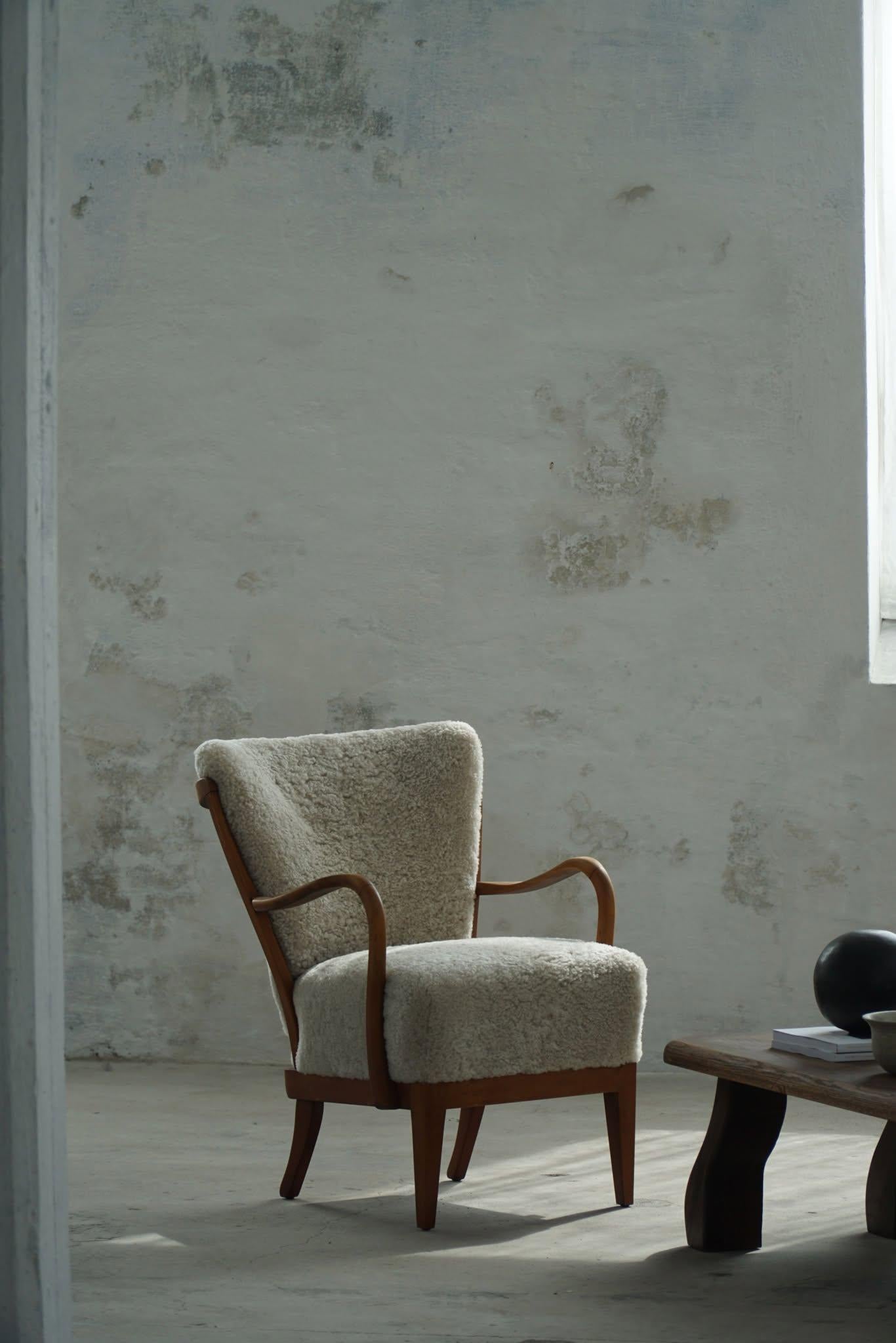 Danish Modern, Pair of Easy Chairs, Beech & Lambswool, Alfred Christensen, 1940s In Good Condition In Odense, DK