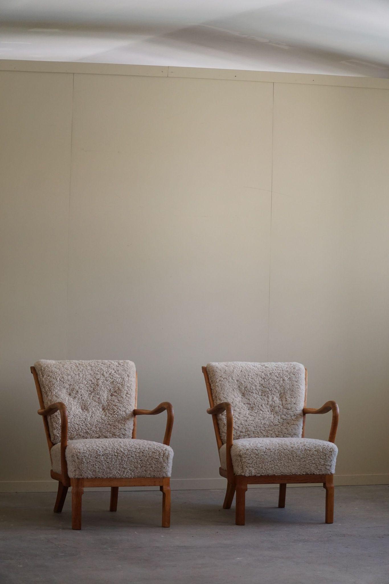 Danish Modern, Pair of Easy Chairs in Oak & Lambswool, Alfred Christensen, 1940s 14