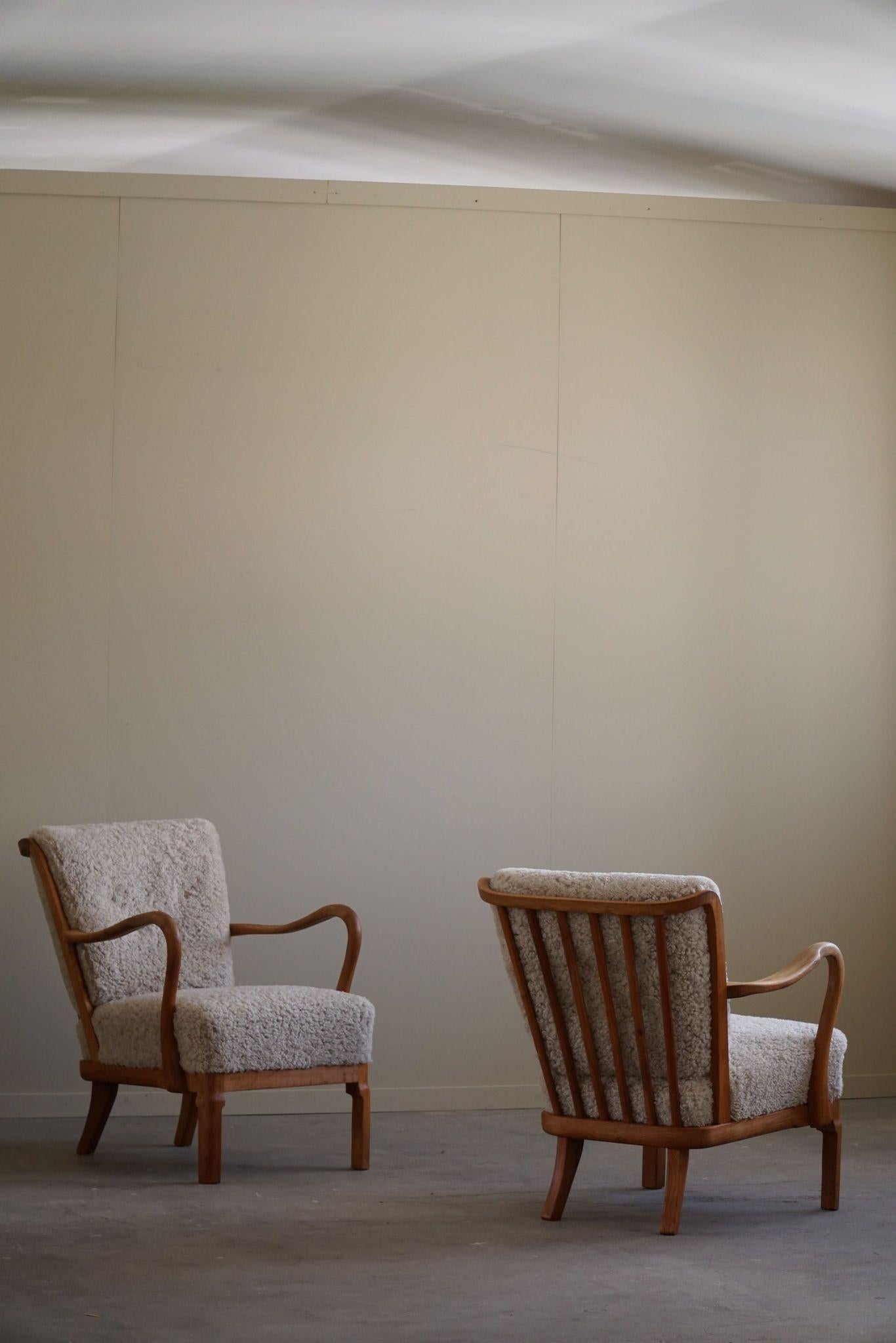 Mid-Century Modern Danish Modern, Pair of Easy Chairs in Oak & Lambswool, Alfred Christensen, 1940s