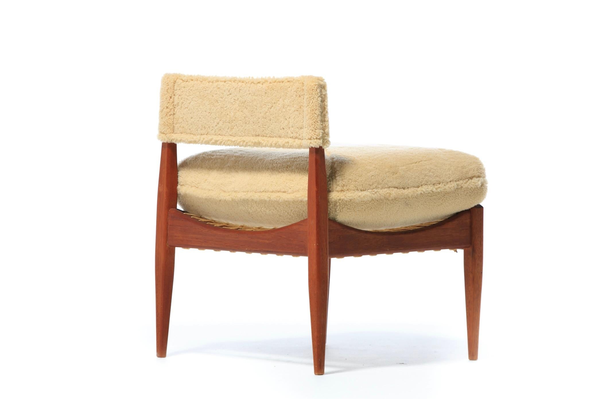 Danish Modern Pair of Kristian Vedel Style Lounge Chairs in Palomino Shearling For Sale 4