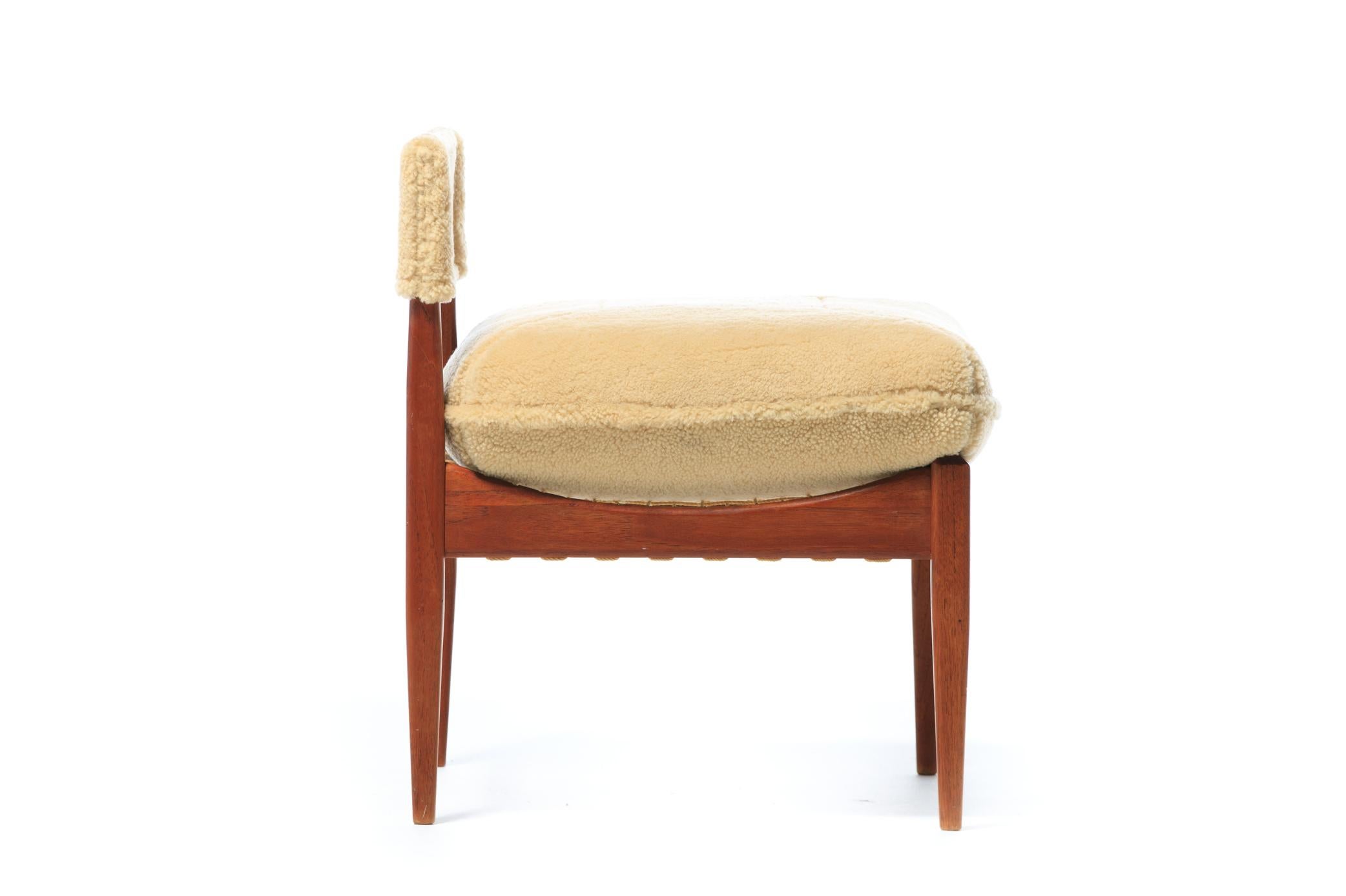 Danish Modern Pair of Kristian Vedel Style Lounge Chairs in Palomino Shearling For Sale 2