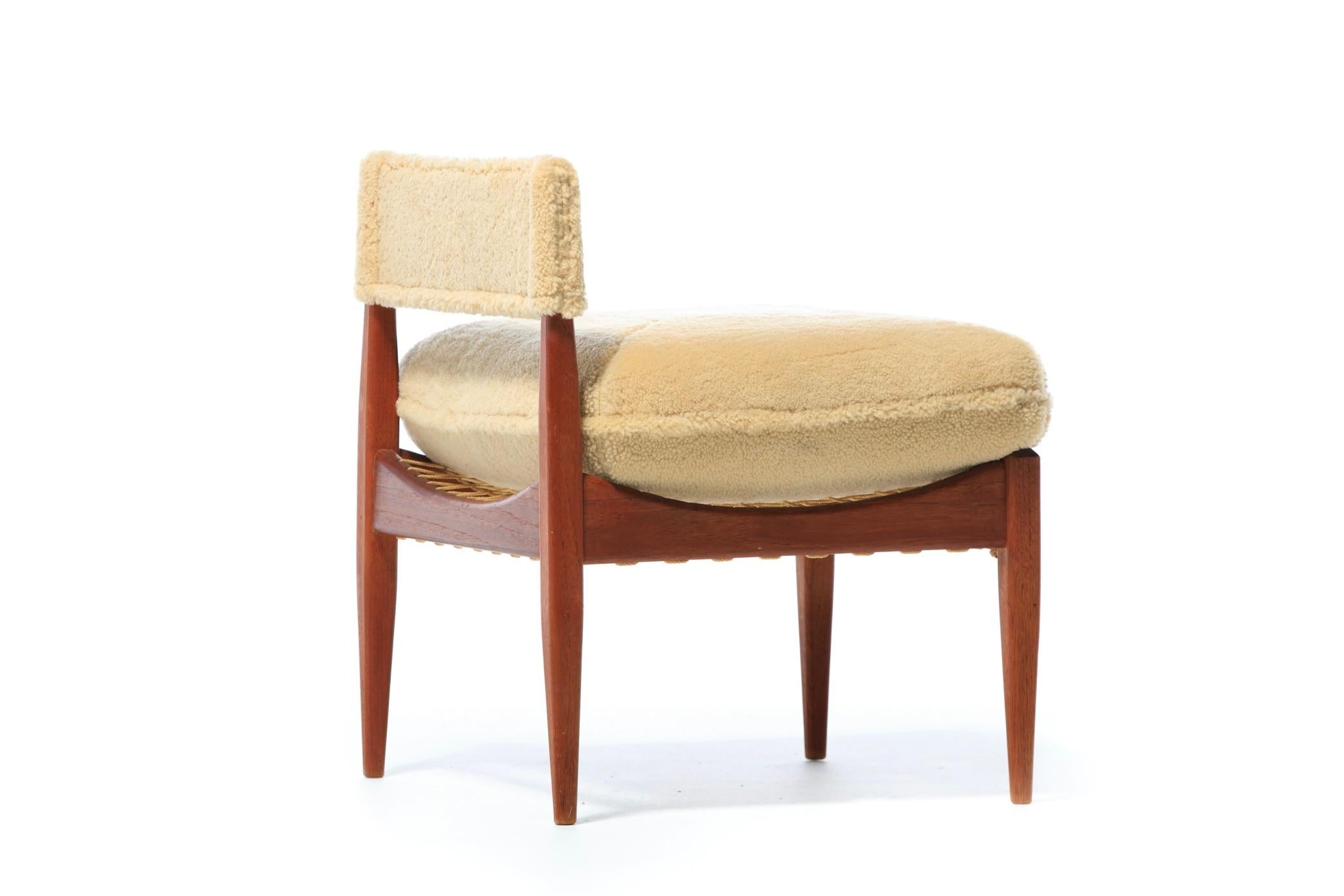 Danish Modern Pair of Kristian Vedel Style Lounge Chairs in Palomino Shearling For Sale 3