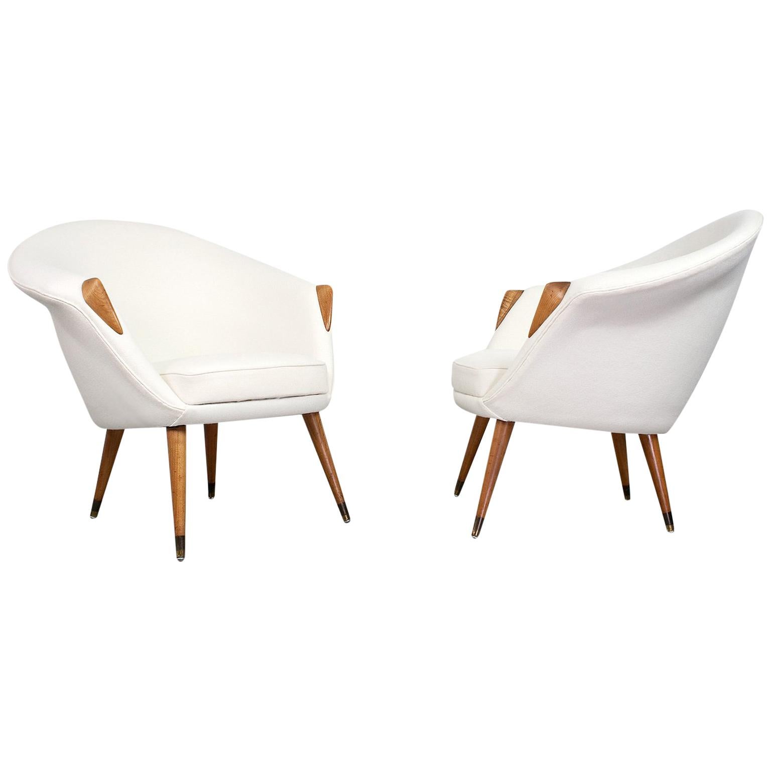 Danish Modern Pair of Lounge Chairs in Elm Reupholstered in Off-White Wool For Sale