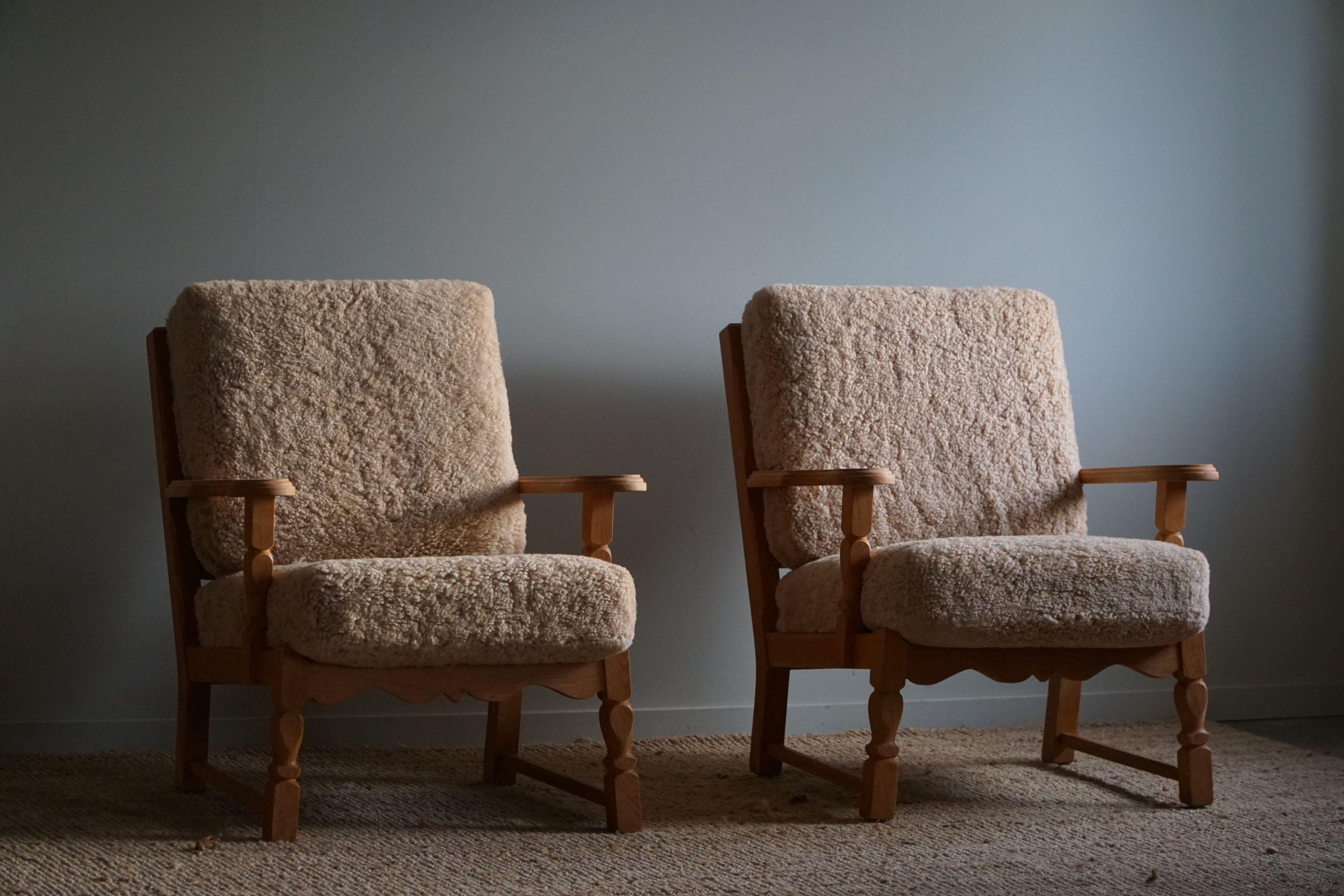 Danish Modern, Pair of Lounge Chairs in Oak & Lambswool, Henning Kjærnulf, 1960s 4