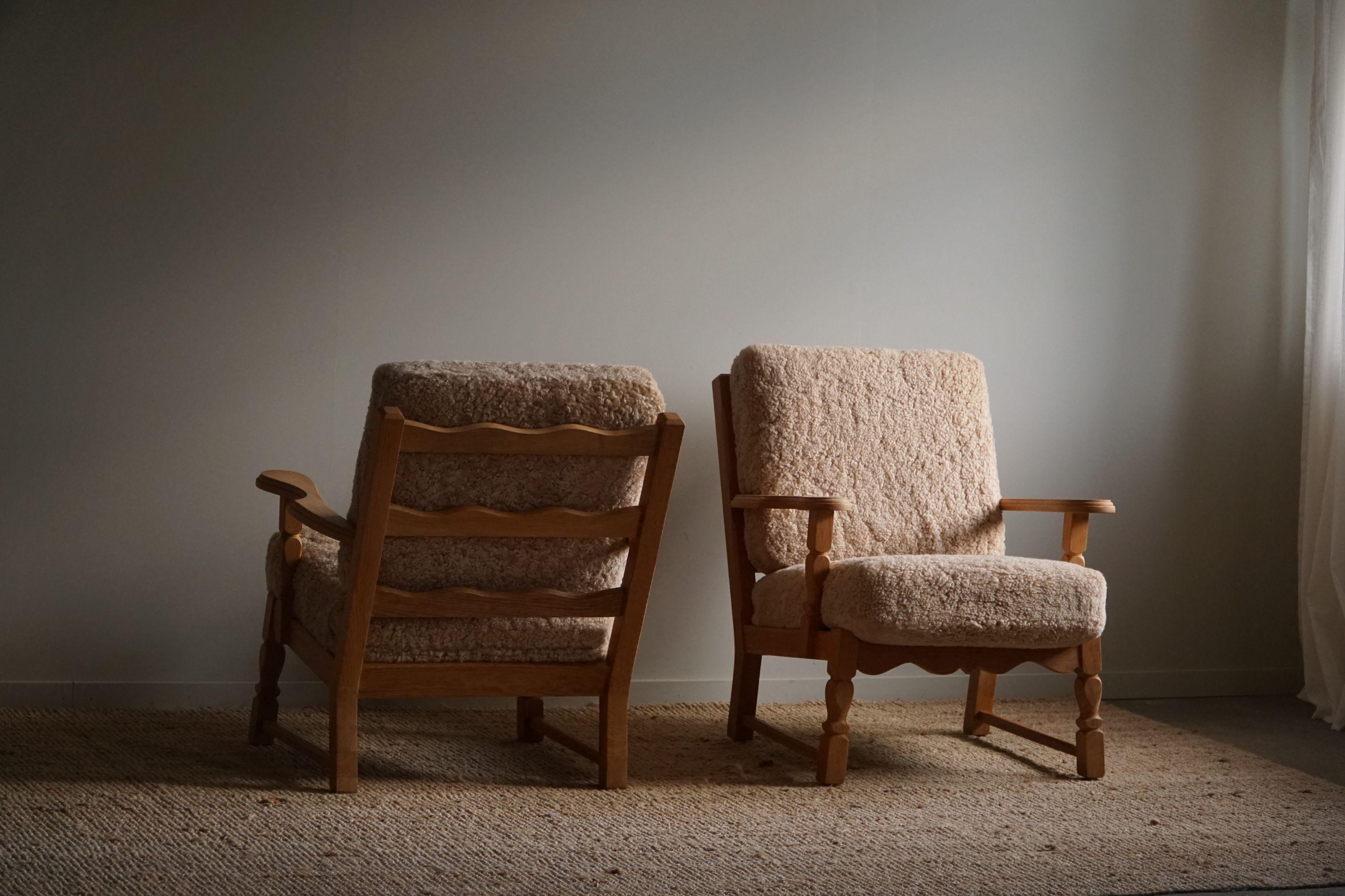 Danish Modern, Pair of Lounge Chairs in Oak & Lambswool, Henning Kjærnulf, 1960s 5