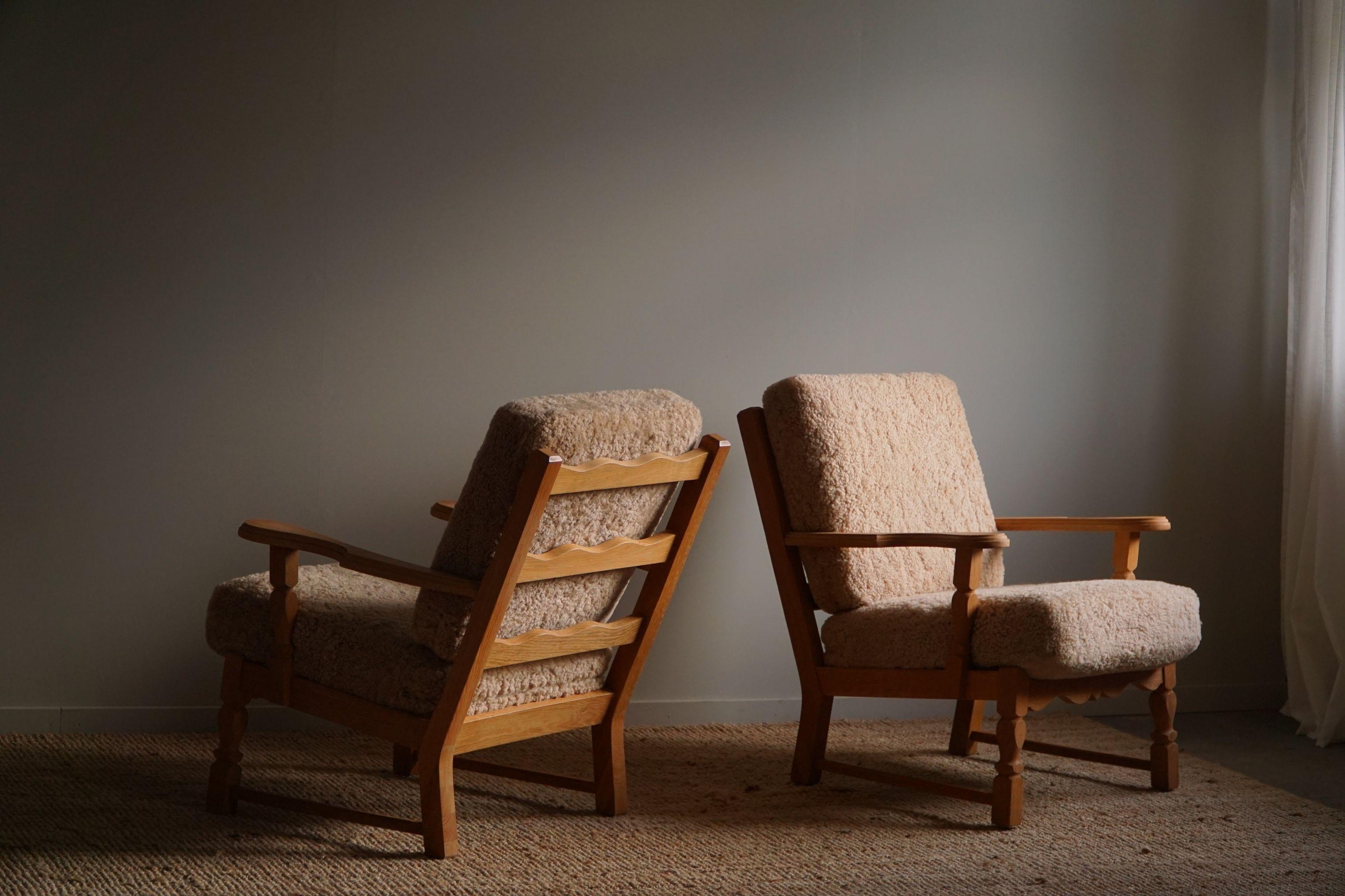 Danish Modern, Pair of Lounge Chairs in Oak & Lambswool, Henning Kjærnulf, 1960s 11
