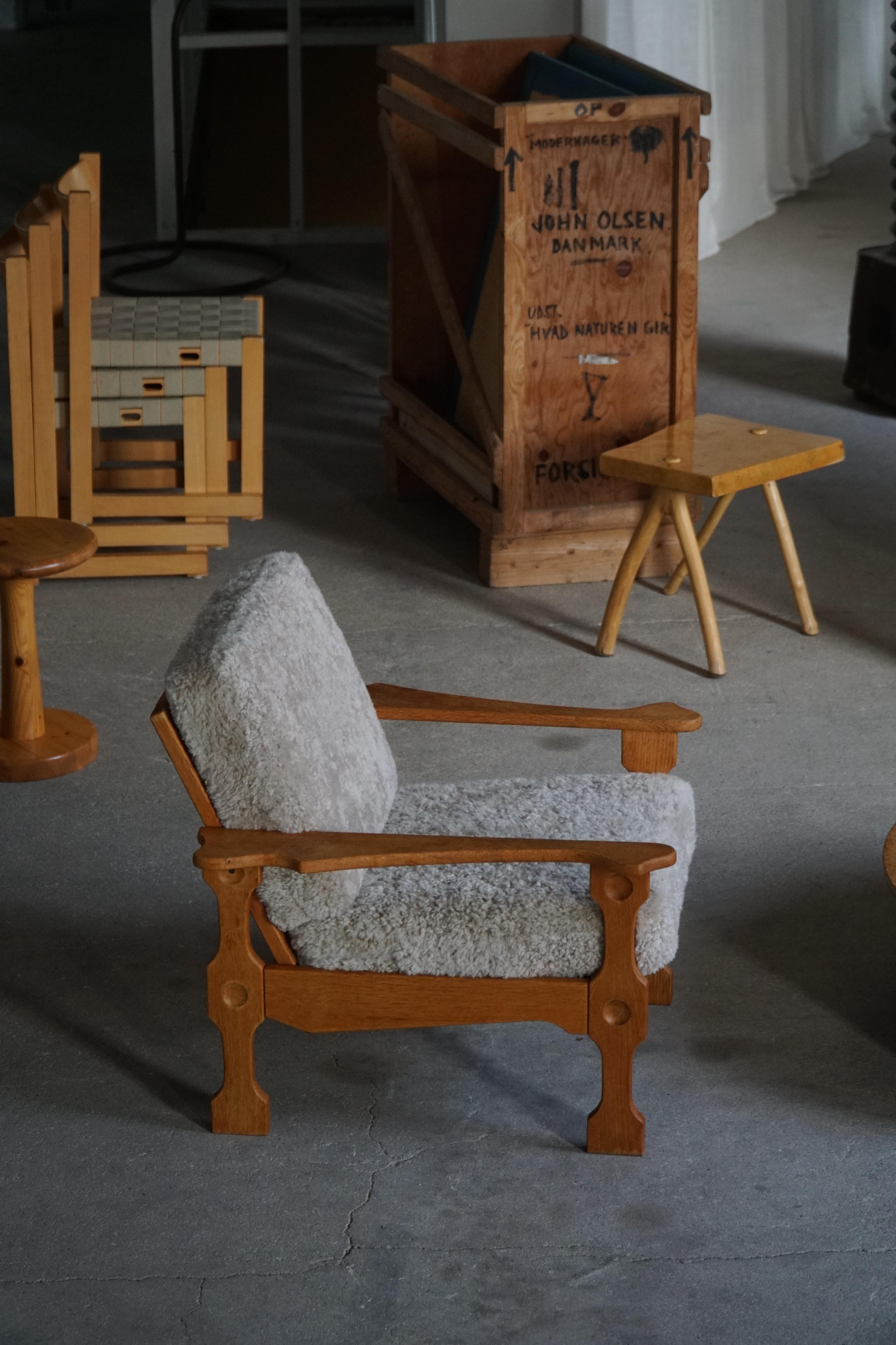 Dänische Modernität, Paar Loungesessel aus Eiche und Lambswool, Henning Kjærnulf, 1960er Jahre im Angebot 12