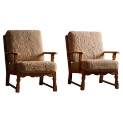 Danish Modern, Pair of Lounge Chairs in Oak 
Lambswool, Henning Kjærnulf, 1960s