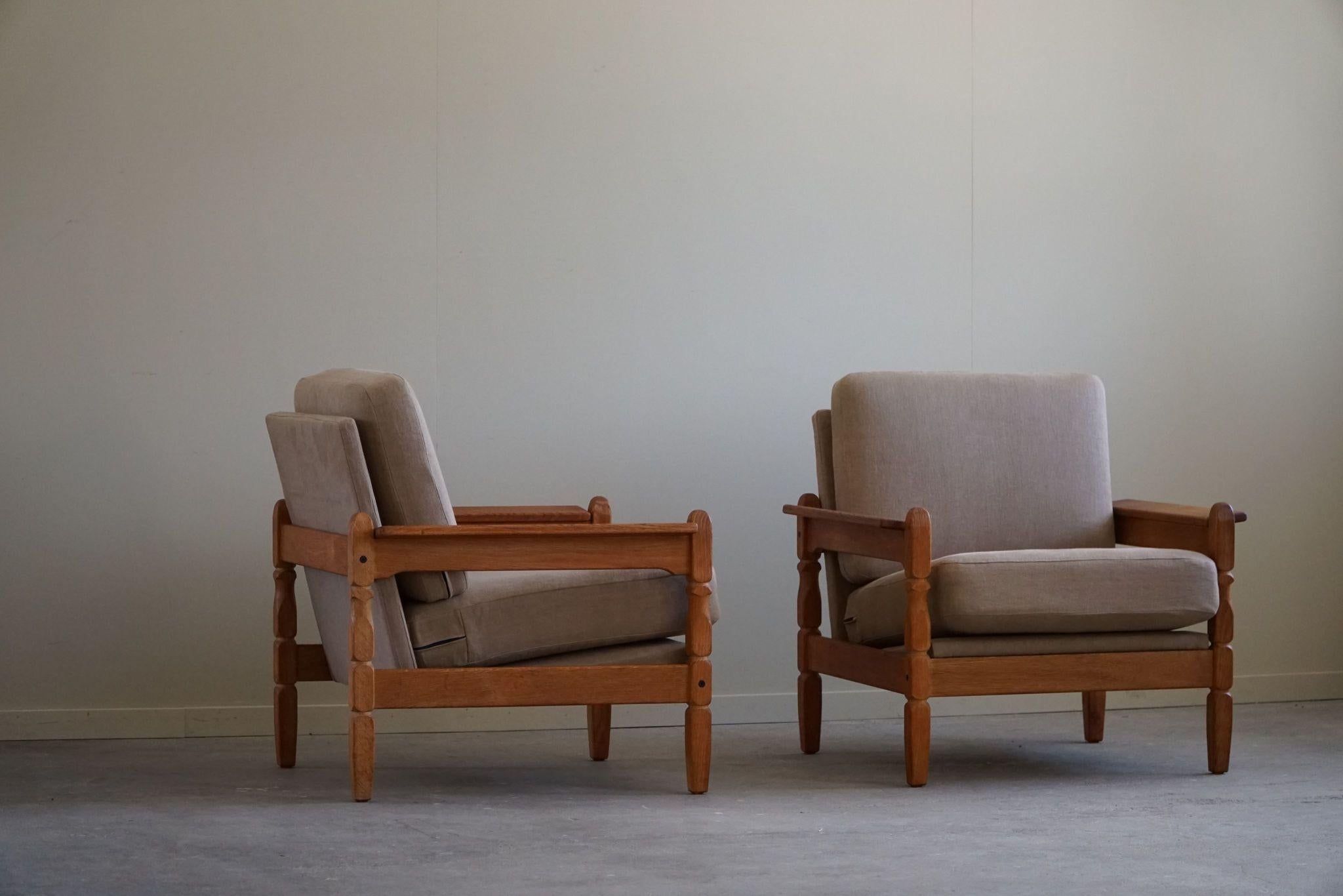 Danish Modern, Pair of Lounge Chairs in Oak & Linen, Henning Kjærnulf, 1960s For Sale 15