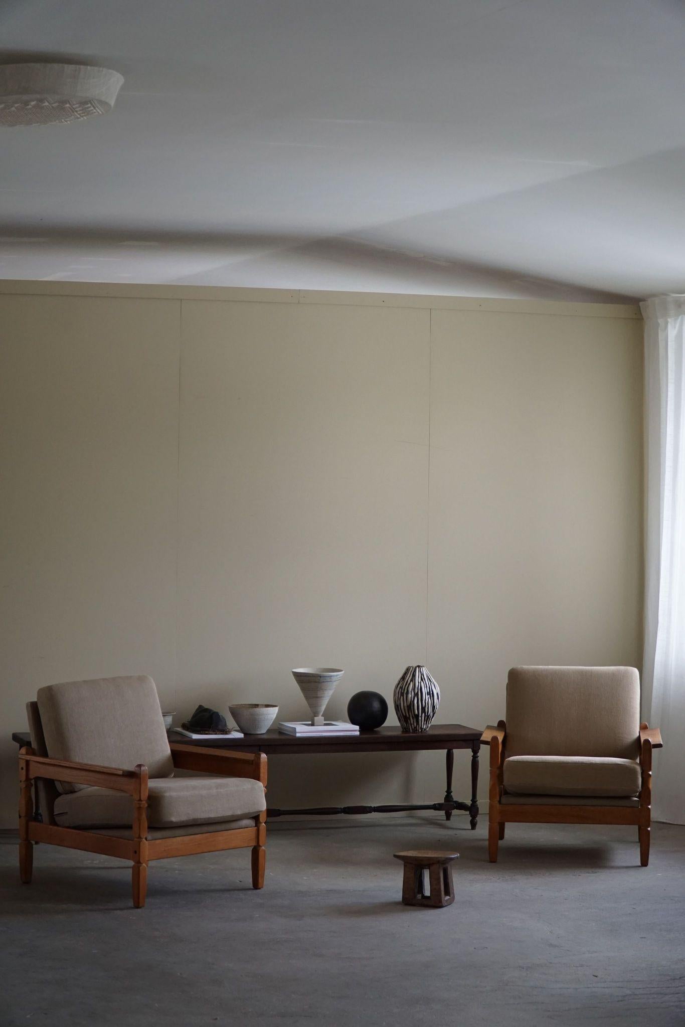 Danish Modern, Pair of Lounge Chairs in Oak & Linen, Henning Kjærnulf, 1960s For Sale 3