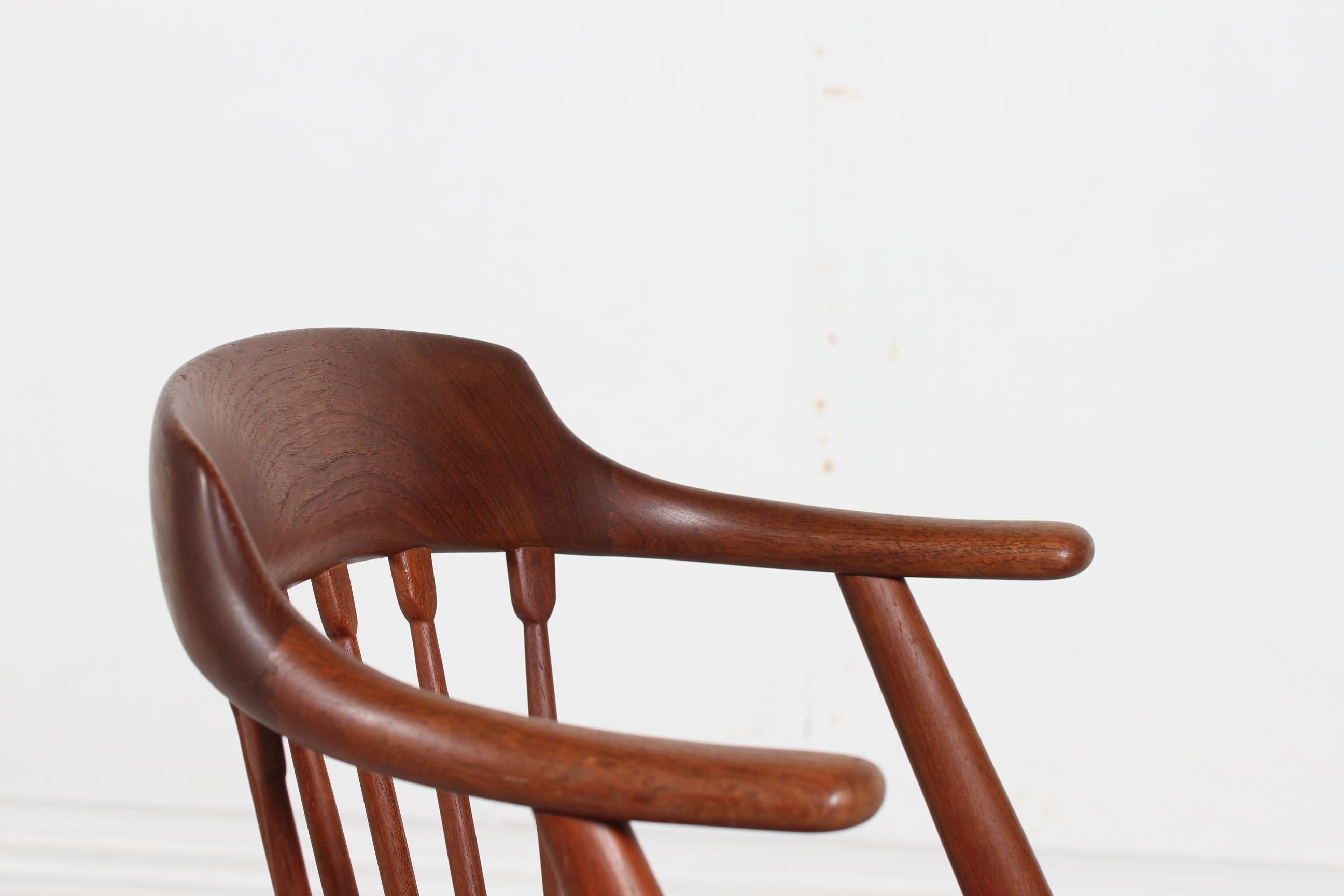 Danish Modern Pair of Teak Armchairs in the Style of Illum Wikkelsø Denmark 1960 In Good Condition For Sale In Aarhus C, DK