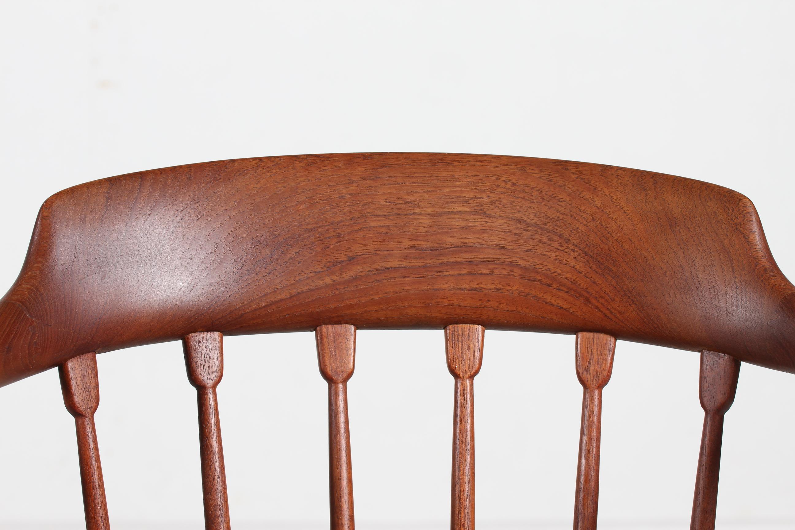 Tessuto Coppia di poltrone moderne danesi in teak nello stile di Illum Wikkelsø Danimarca 1960 in vendita
