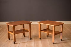 Ein Paar zweistöckige Servierwagen im dänisch-modernen Stil aus Teakholz von BRDR Furbo