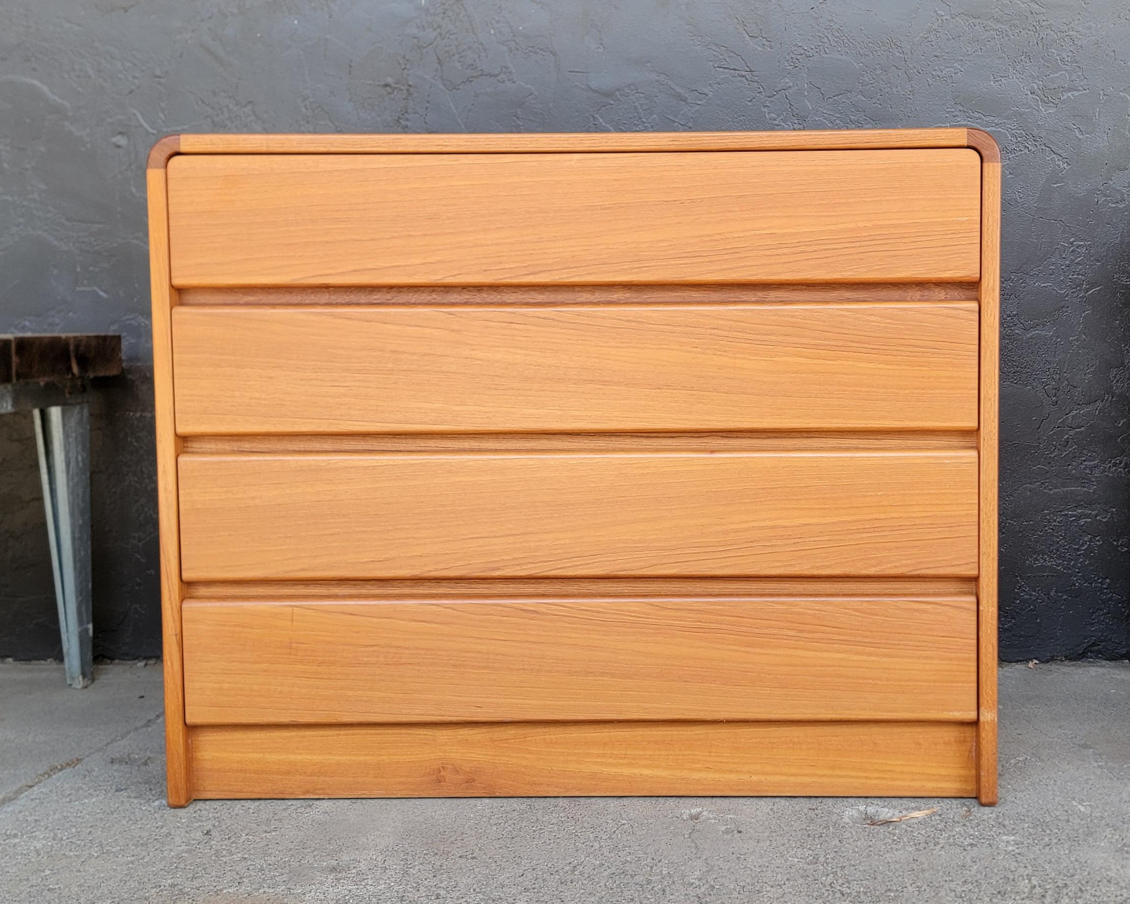 Dänisch Modern PAIR Teak Kommoden im Angebot 8