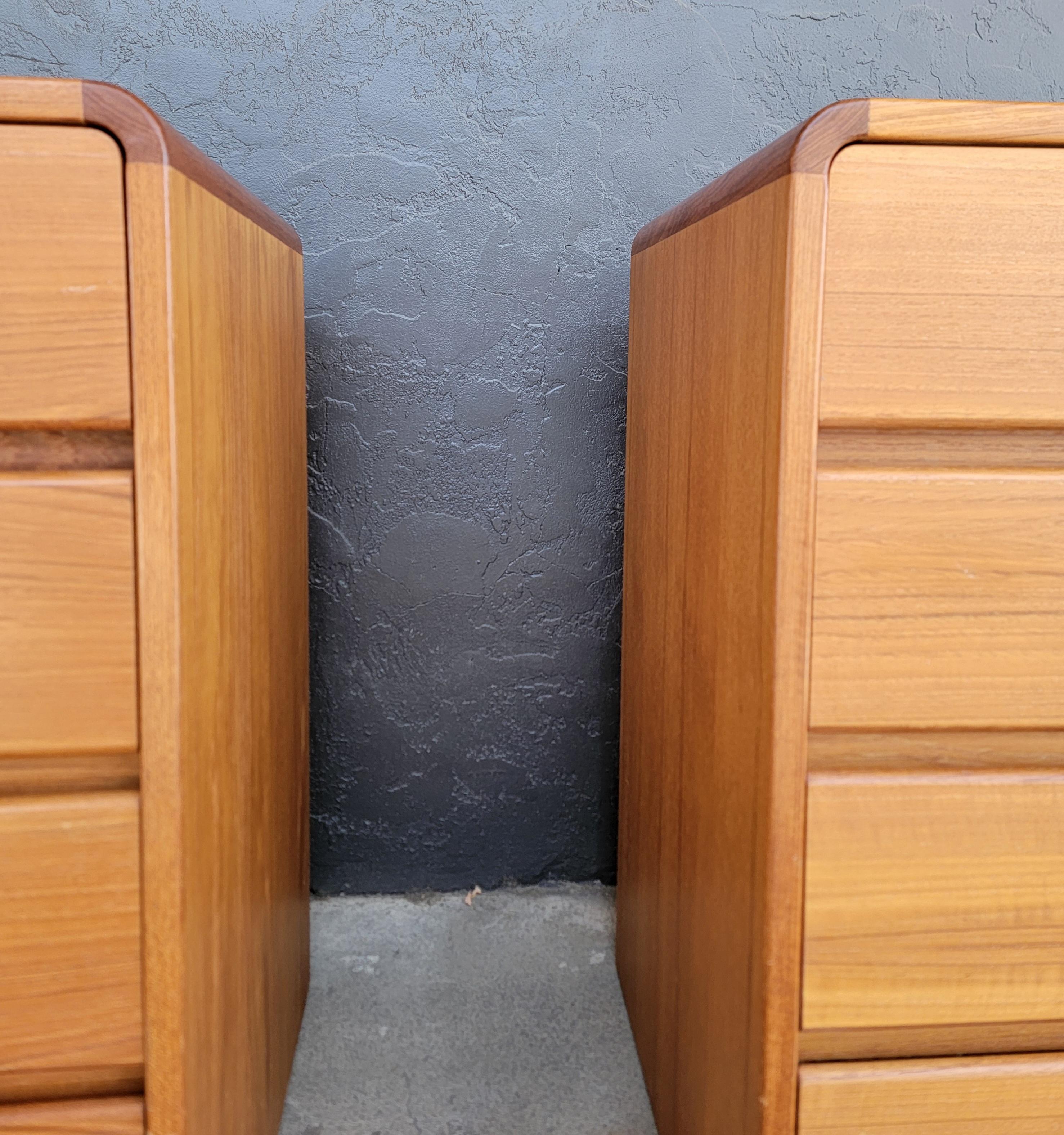 Dänisch Modern PAIR Teak Kommoden im Angebot 3
