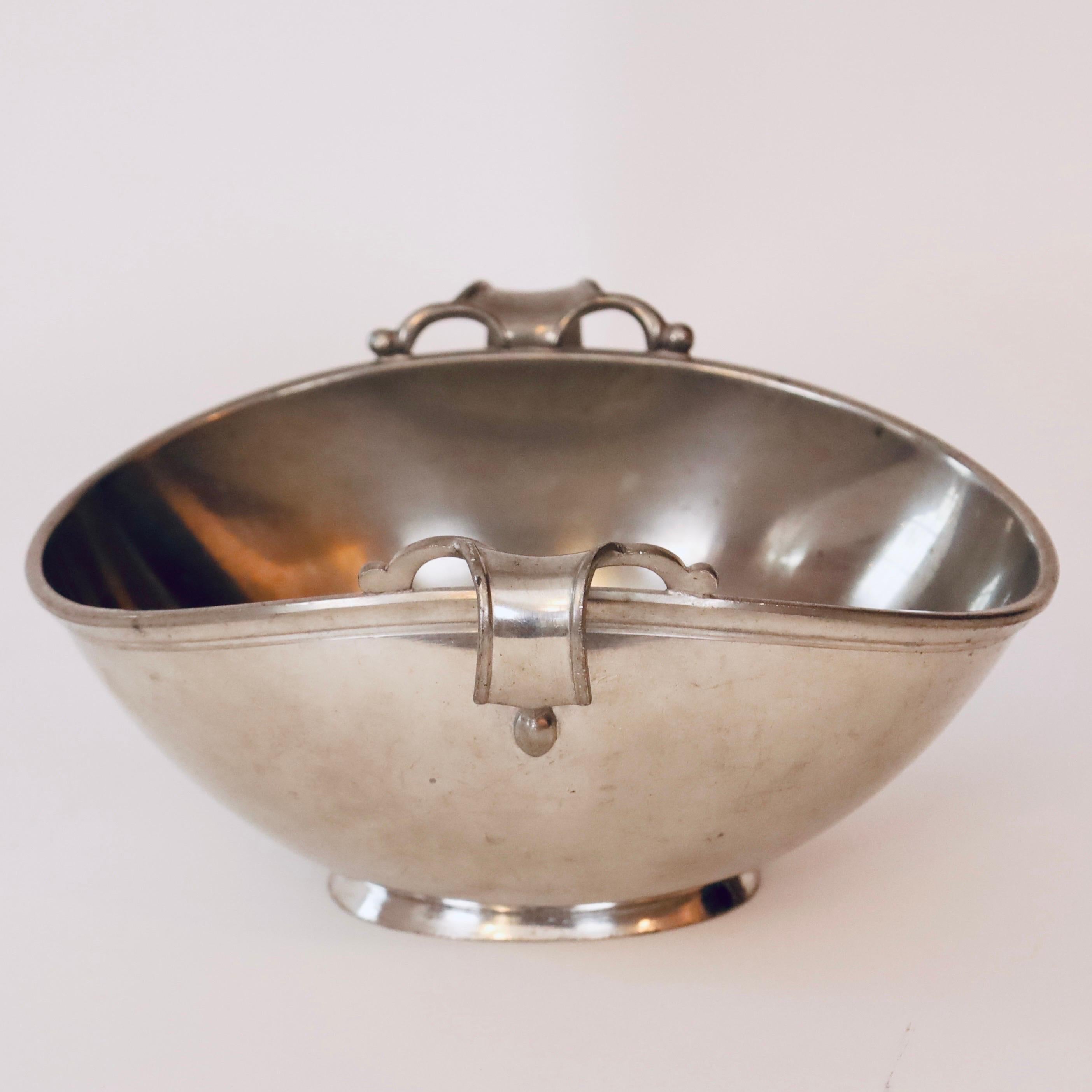 Danish modern pedestal pewter bowl by Just Andersen, 1930s, Denmark For Sale 4