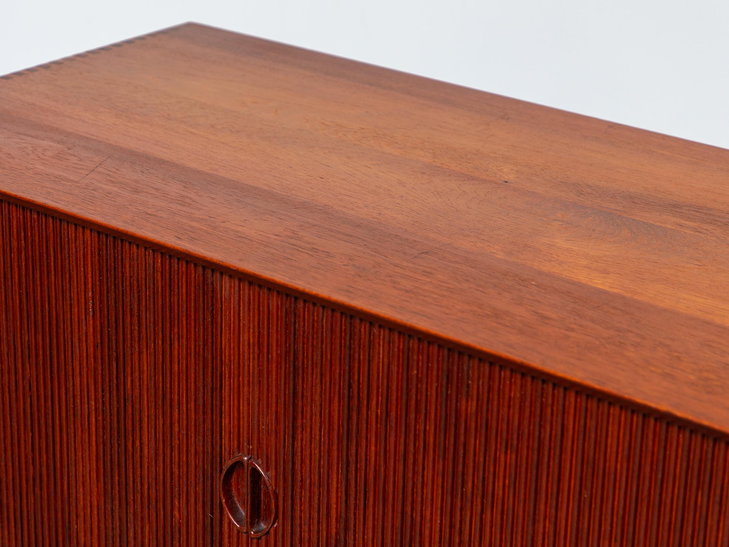 Armoire à rideaux à deux niveaux de style moderne danois Peter Hvidt & Orla Mølgaard-Nielsen en vente 3