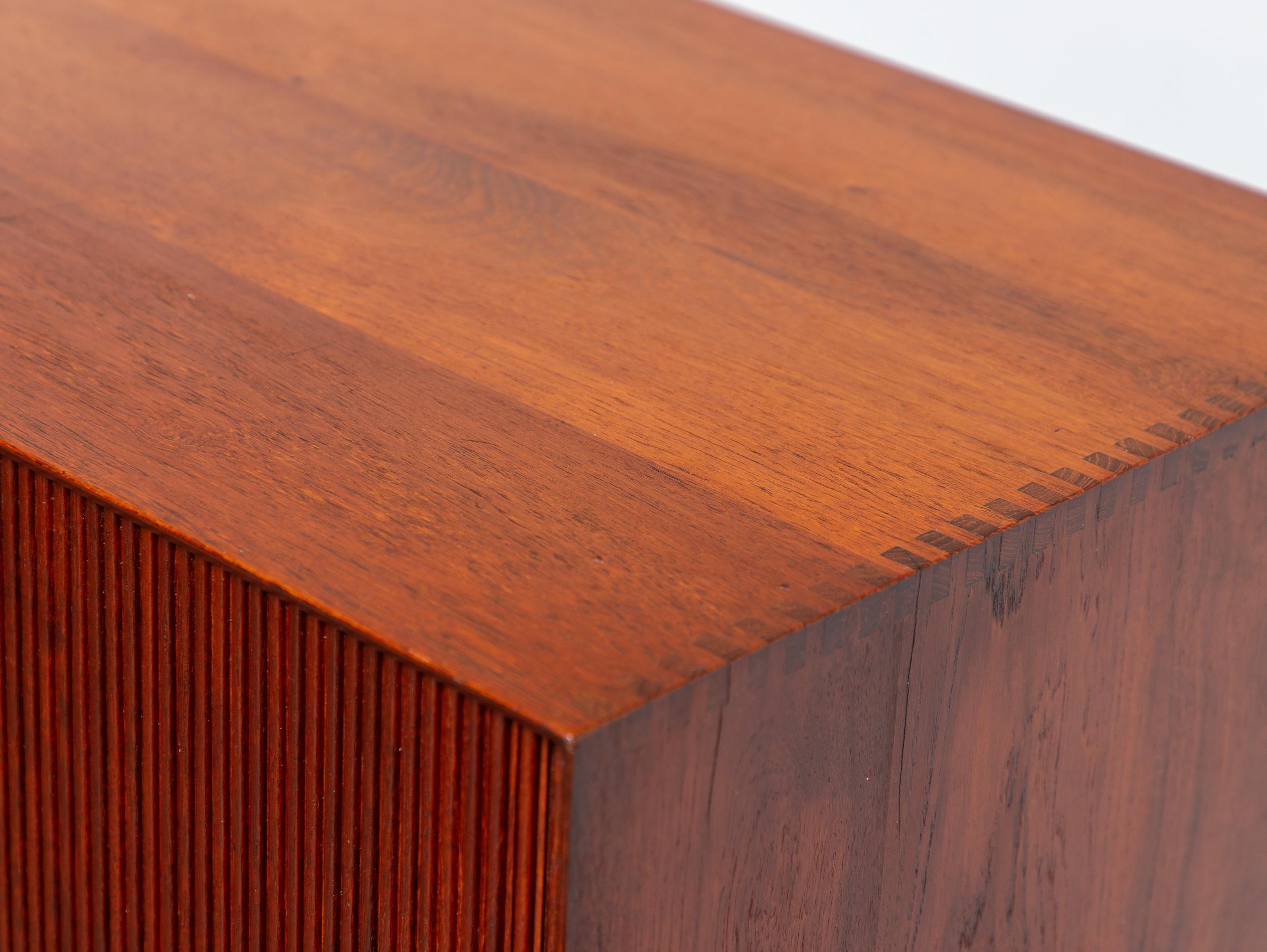 Armoire à rideaux à deux niveaux de style moderne danois Peter Hvidt & Orla Mølgaard-Nielsen en vente 4