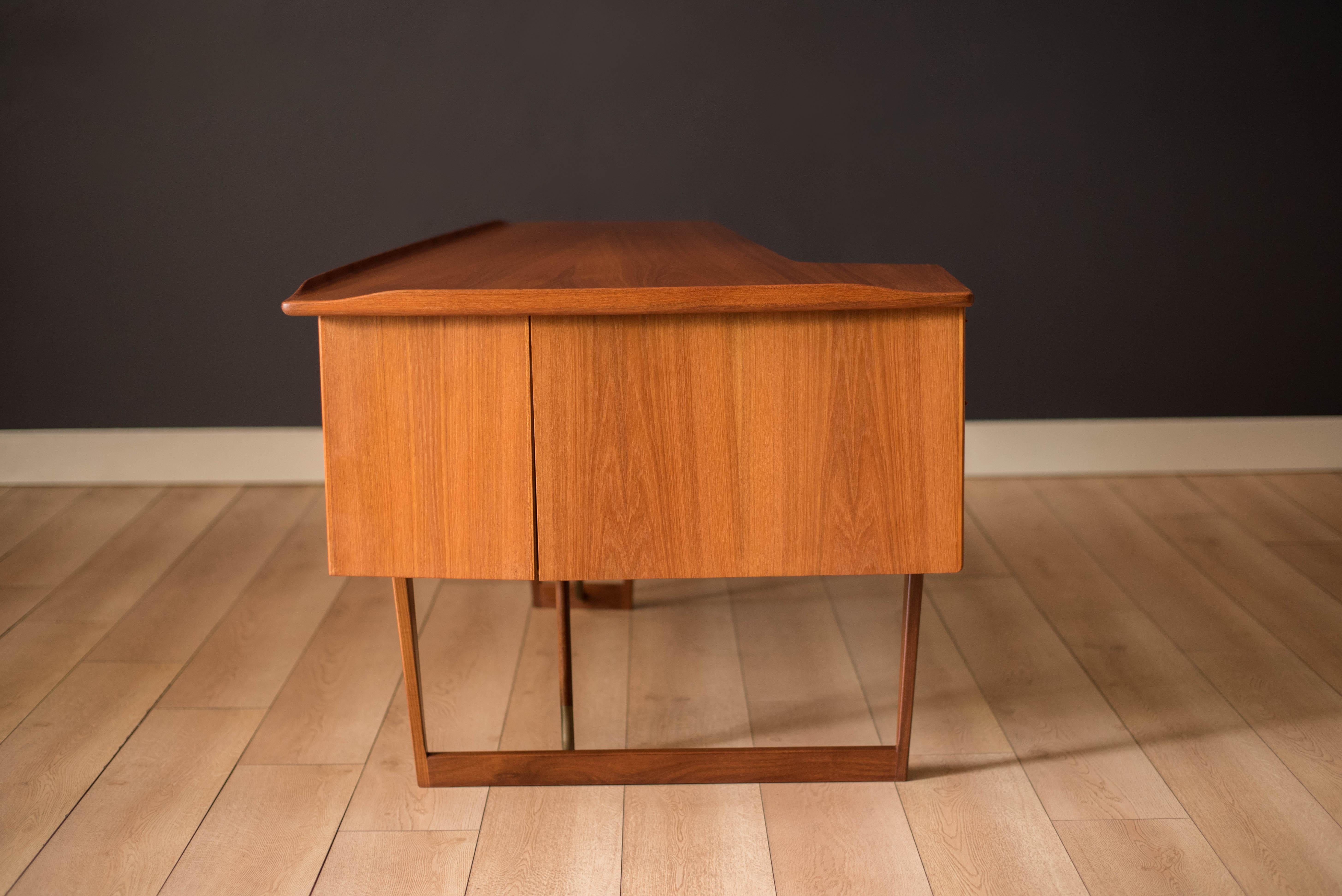 Danish Modern Peter Løvig Nielsen Teak Boomerang Writing Desk for Dansk 5