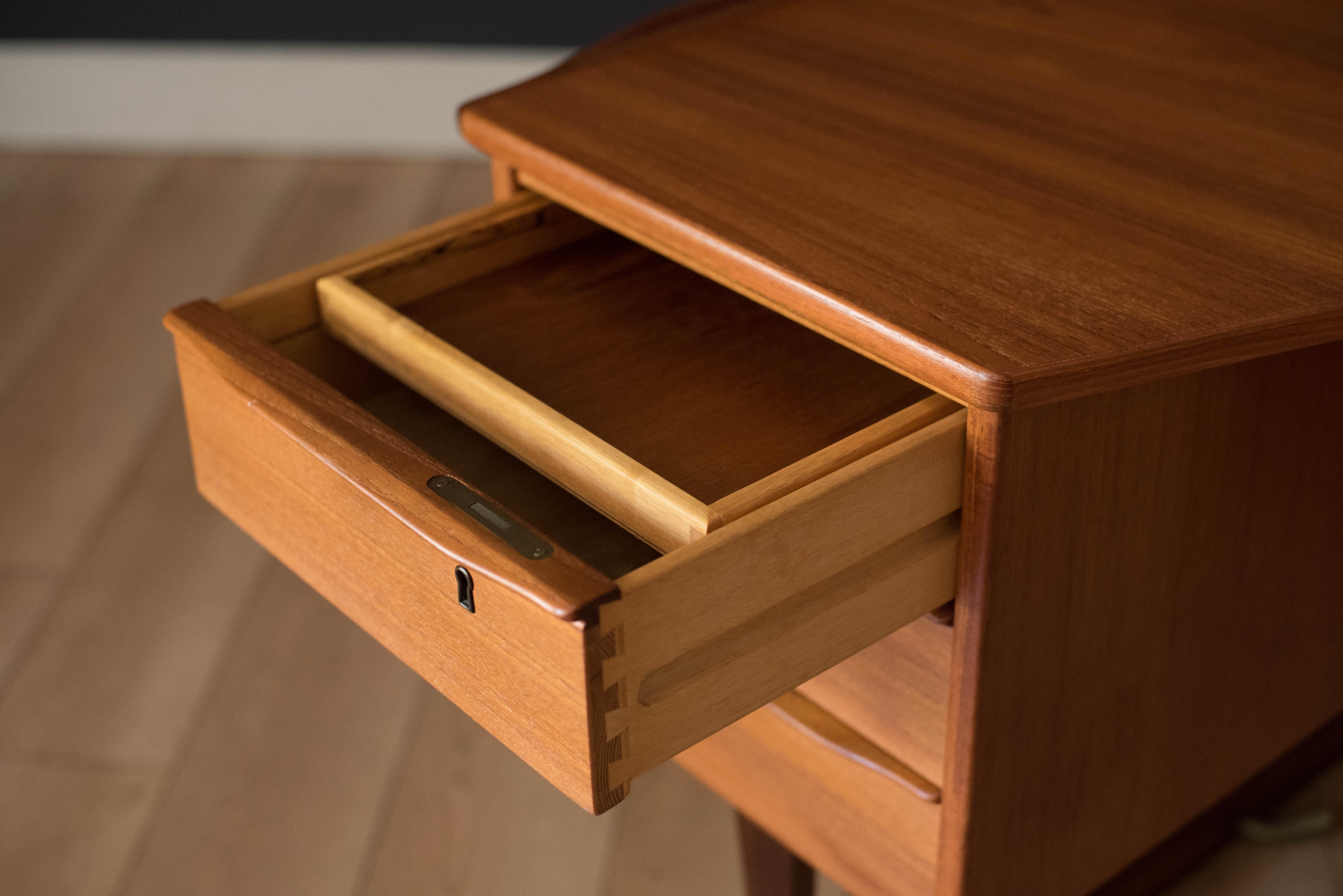 Danish Modern Peter Løvig Nielsen Teak Boomerang Writing Desk for Dansk 6