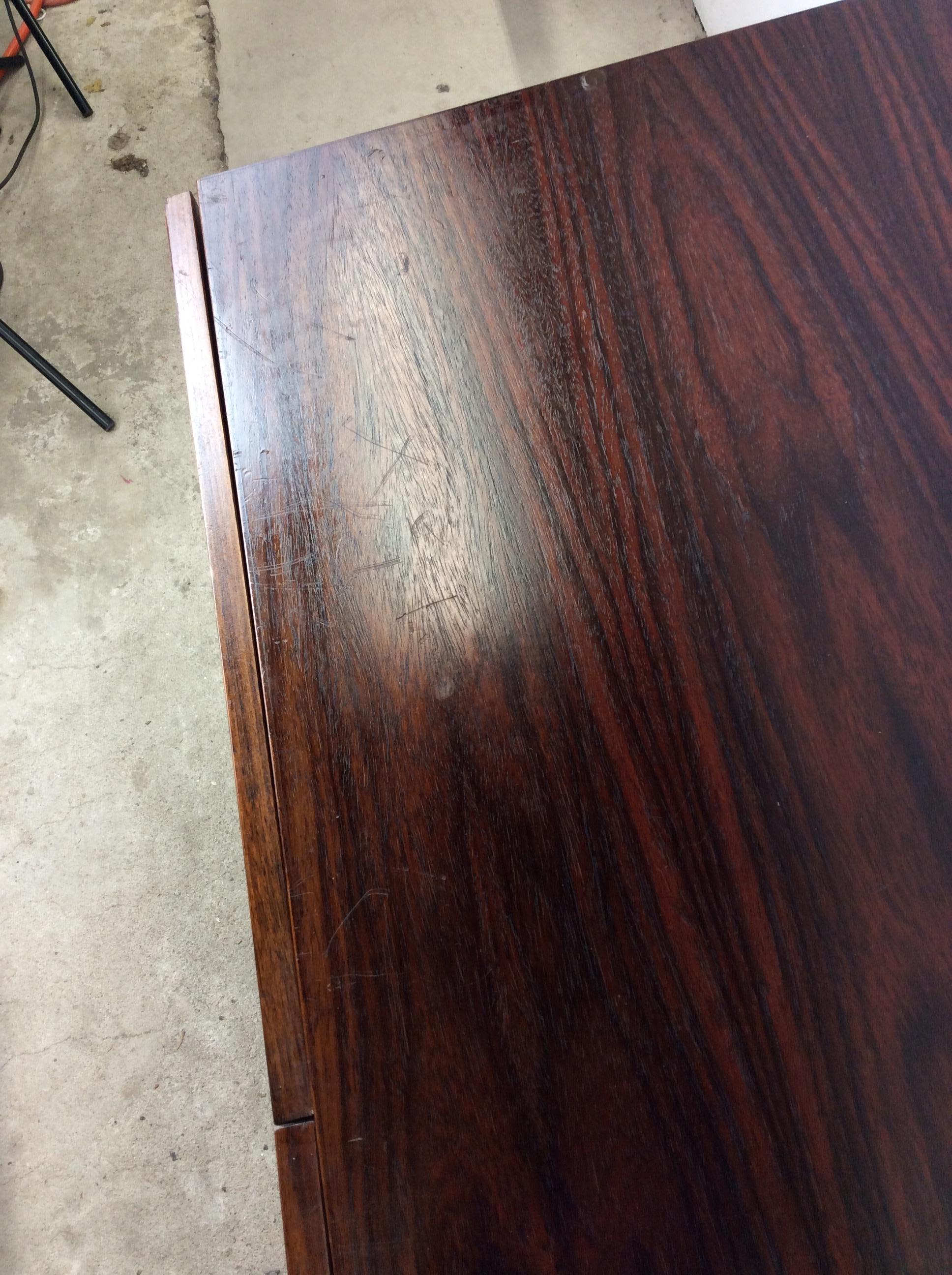 Credenza moderna danese in legno di palissandro con scaffali regolabili in vendita 3