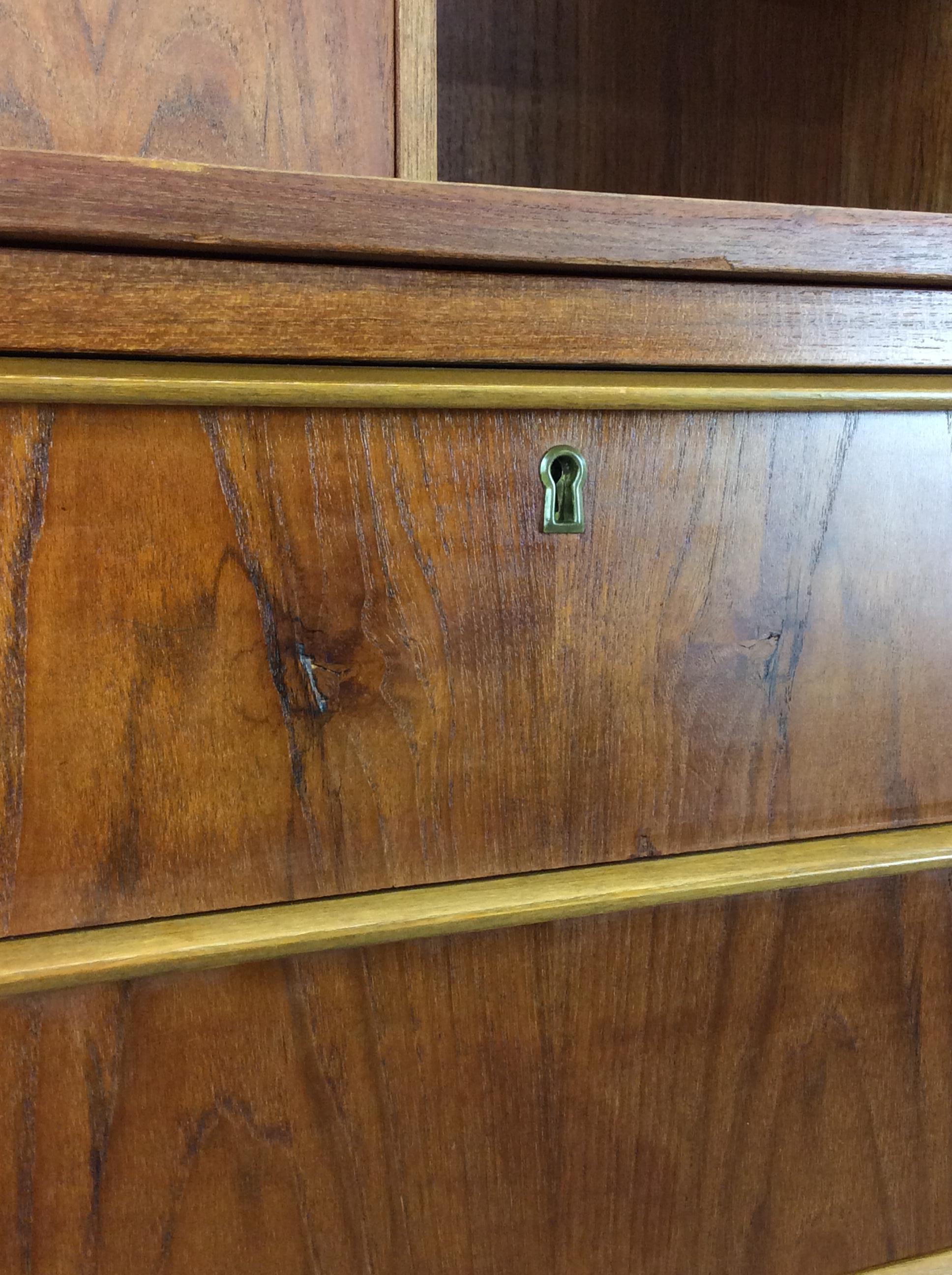 Danish Modern Petite Vanity with Draw Leaf and Mirrored Tray For Sale 3