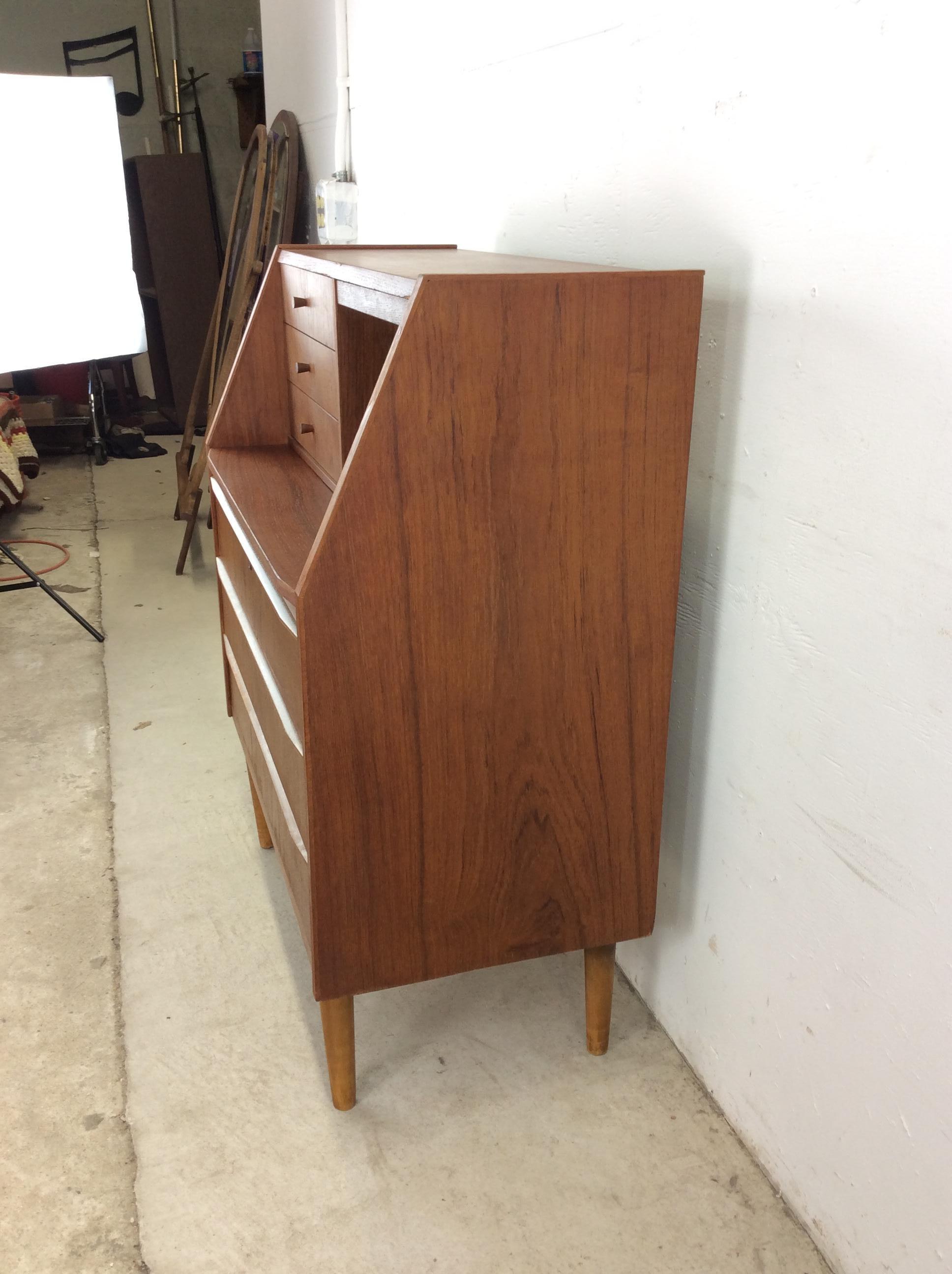 Danish Modern Petite Vanity with Draw Leaf and Mirrored Tray For Sale 5