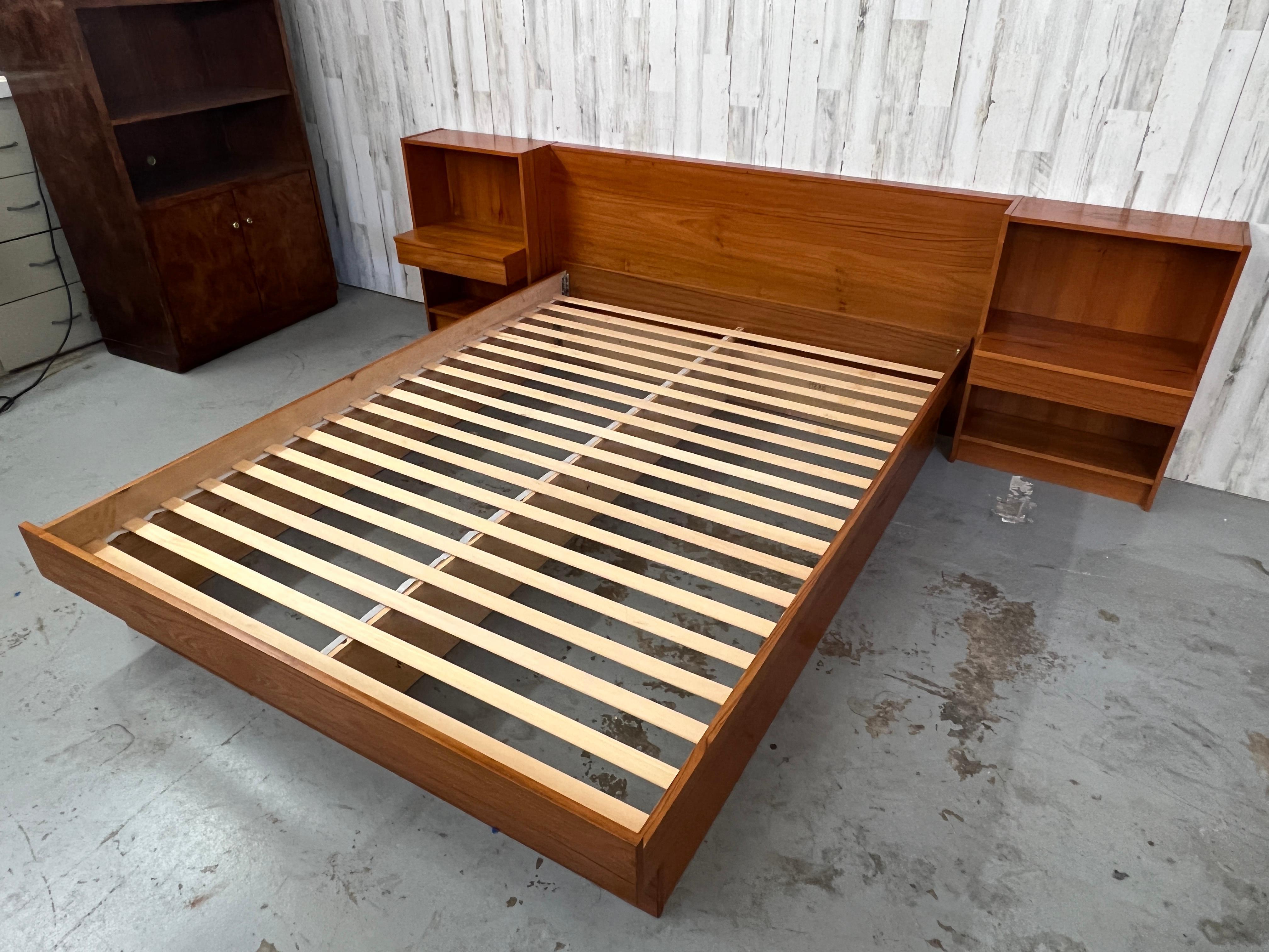 Wood Danish Modern Platform Bed & Nightstands- Queen Size