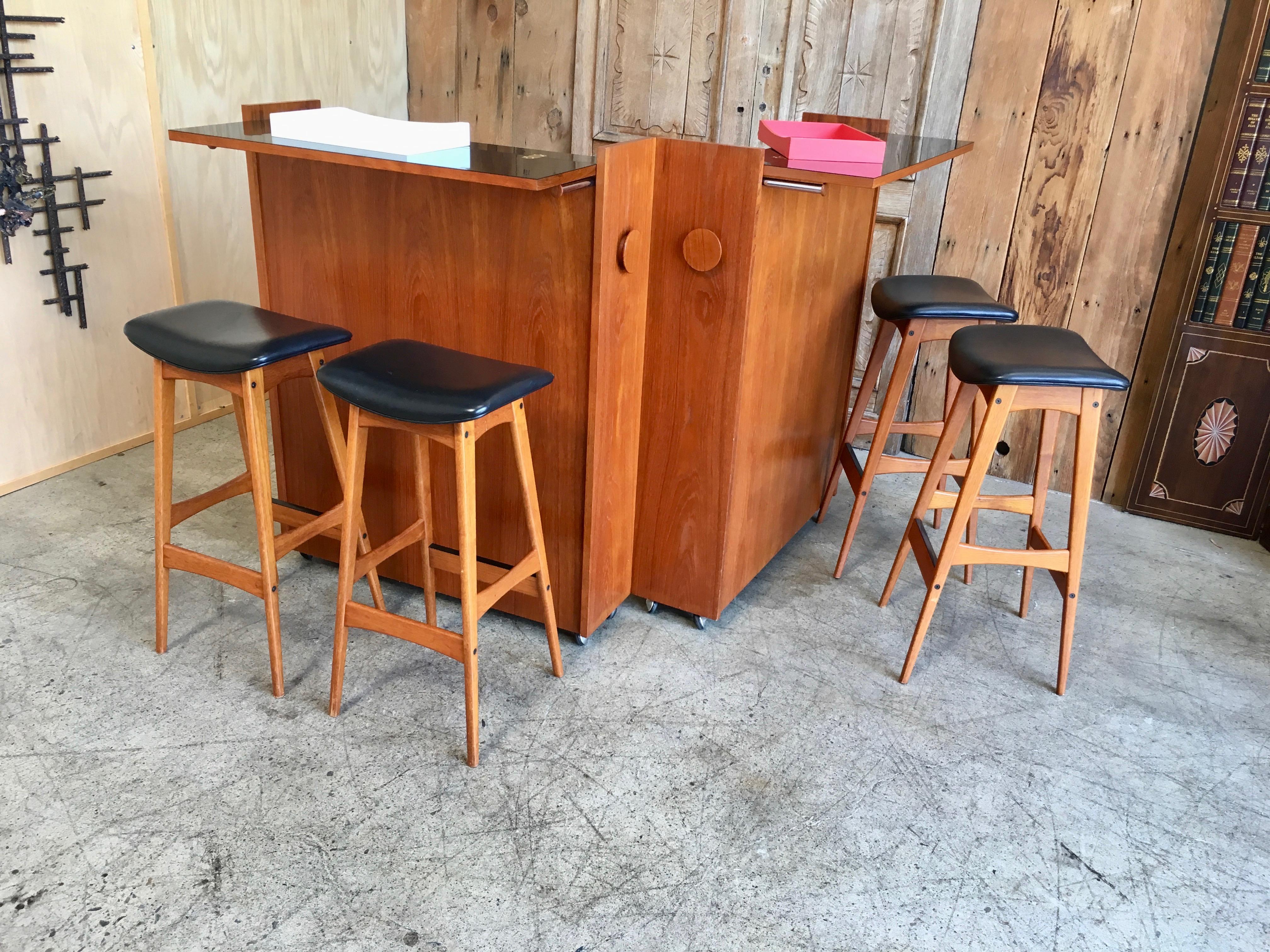 Danish Modern Portable Bar with Four Stools by Johannes Andersen 2