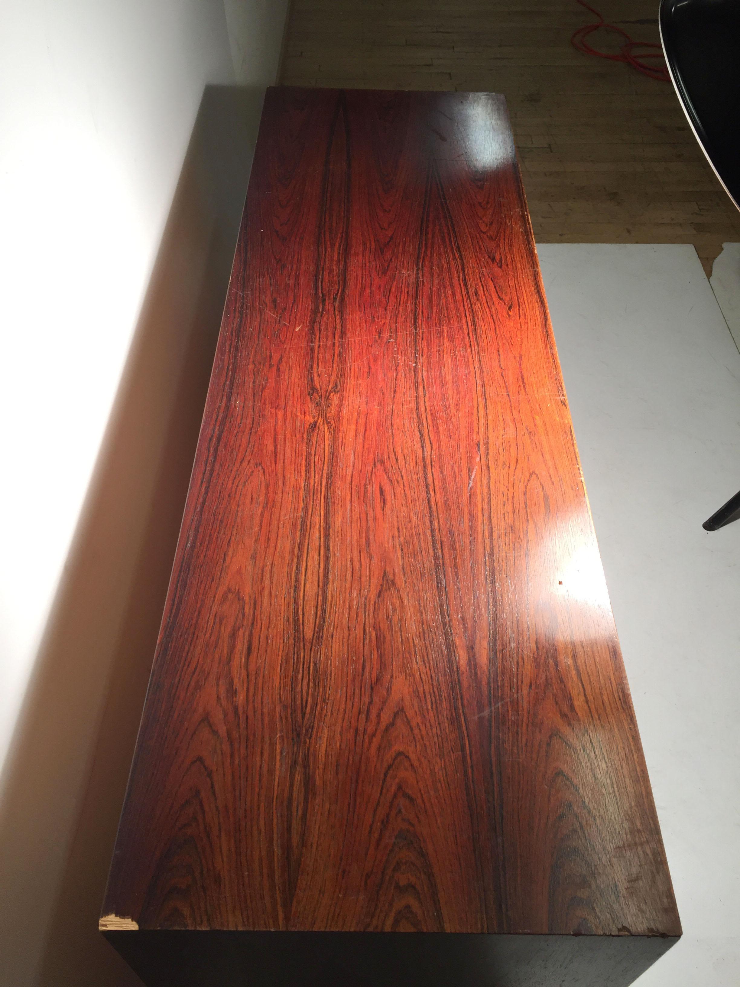 Danish Modern Signed Poul Hundevad Rosewood Dresser Sideboard For Sale 2