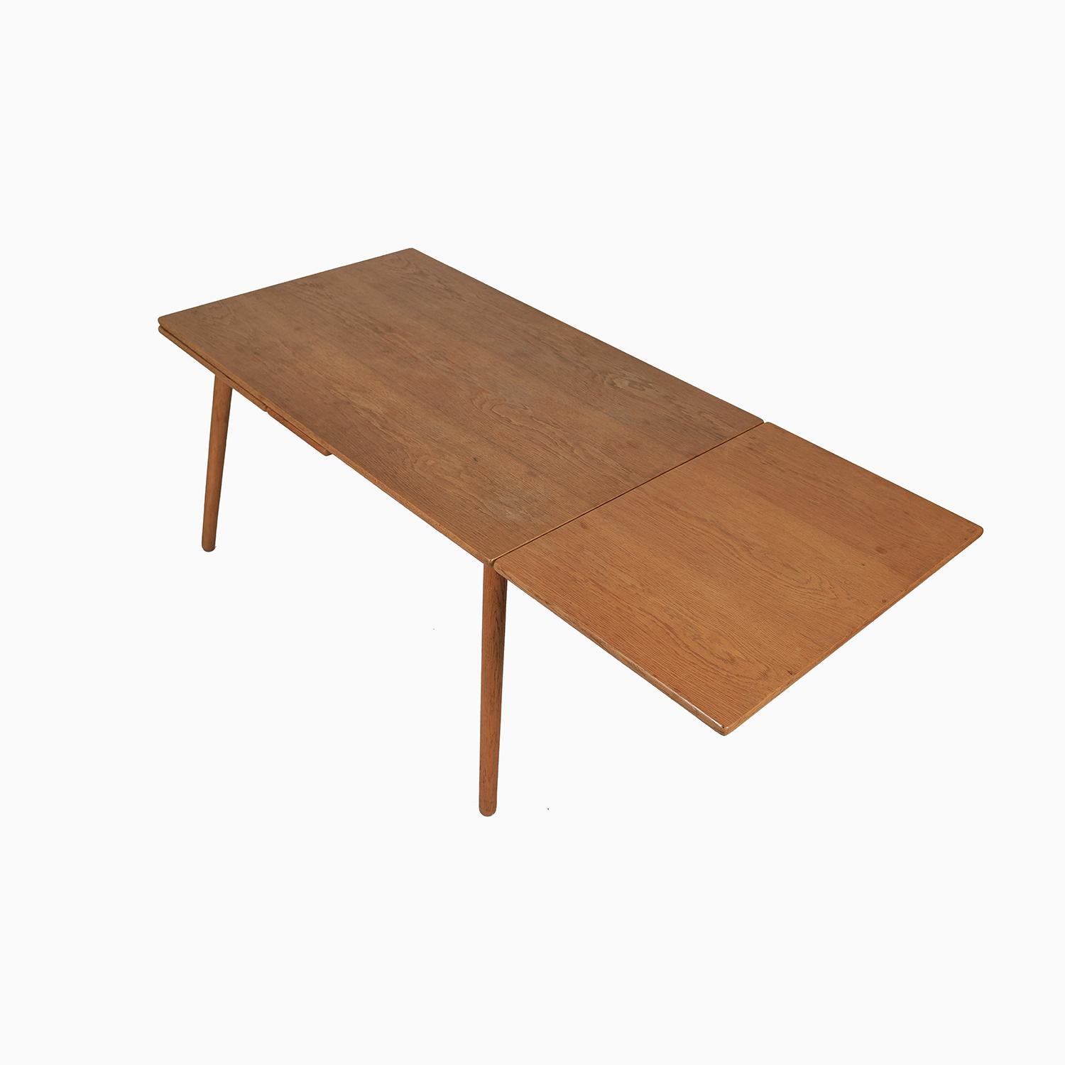 Danish Modern Poul Volther Oak Dining Table In Good Condition For Sale In Minneapolis, MN