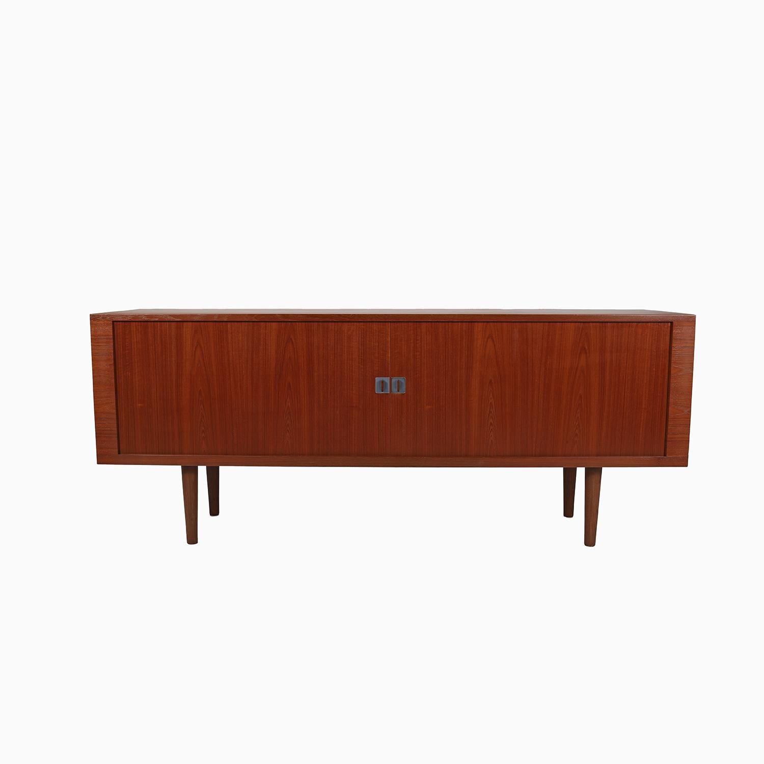 Dänisches modernes dänisches „President Sideboard“ von HJ Wegner im Angebot 5