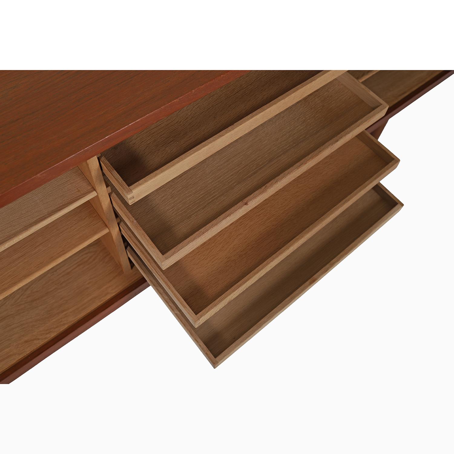 Dänisches modernes dänisches „President Sideboard“ von HJ Wegner (Skandinavische Moderne) im Angebot