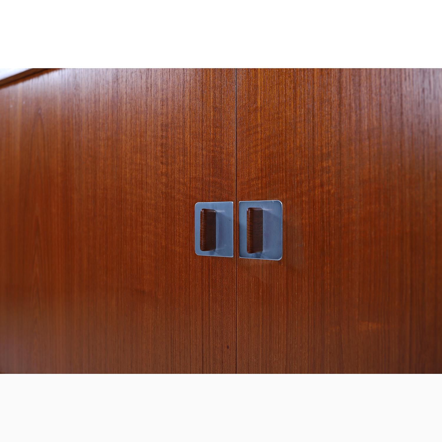 Dänisches modernes dänisches „President Sideboard“ von HJ Wegner im Zustand „Hervorragend“ im Angebot in Minneapolis, MN