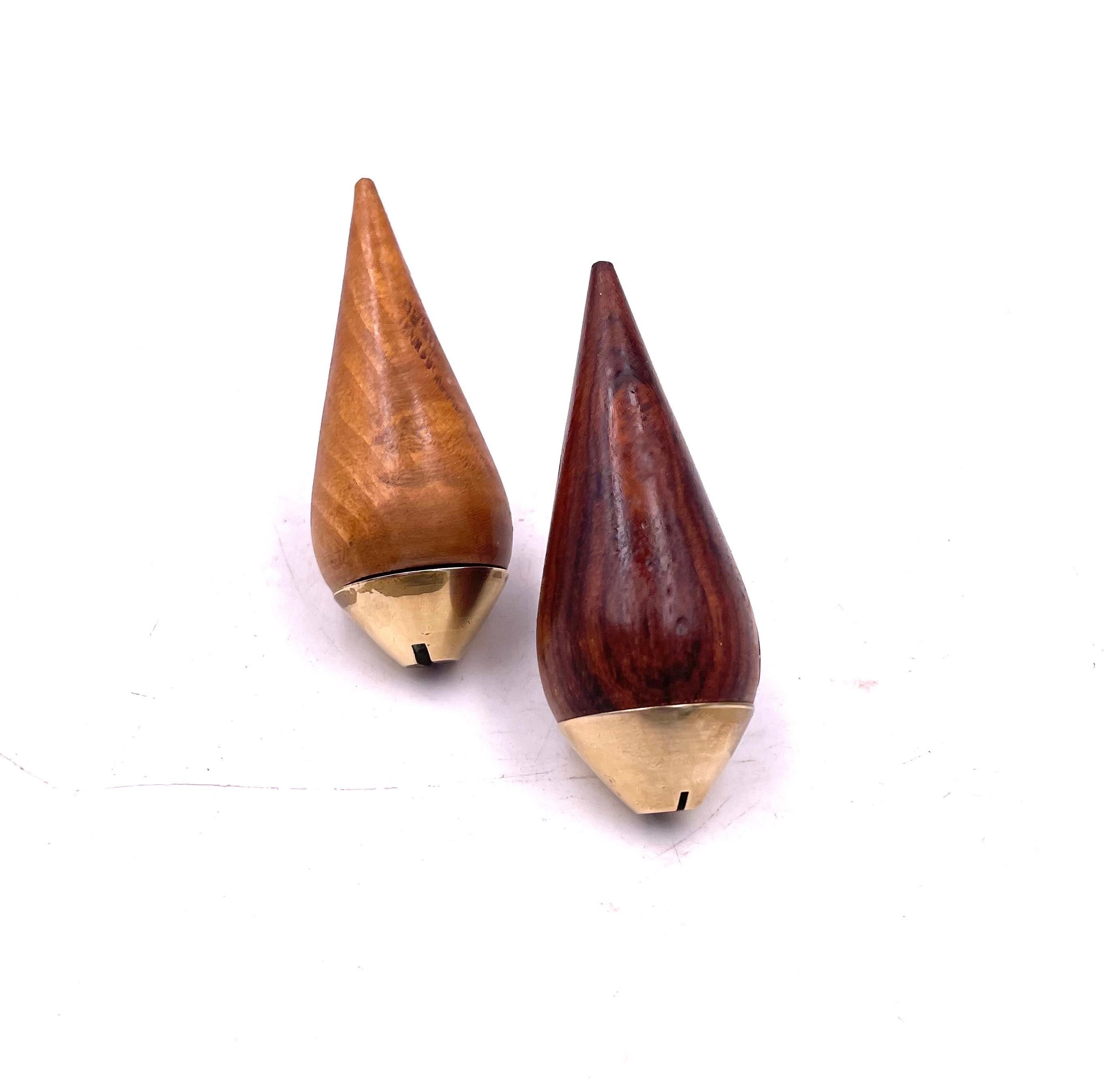Danish Modern Rare Pair of Salt & Pepper Shakers in Rosewood & Brass In Excellent Condition For Sale In San Diego, CA