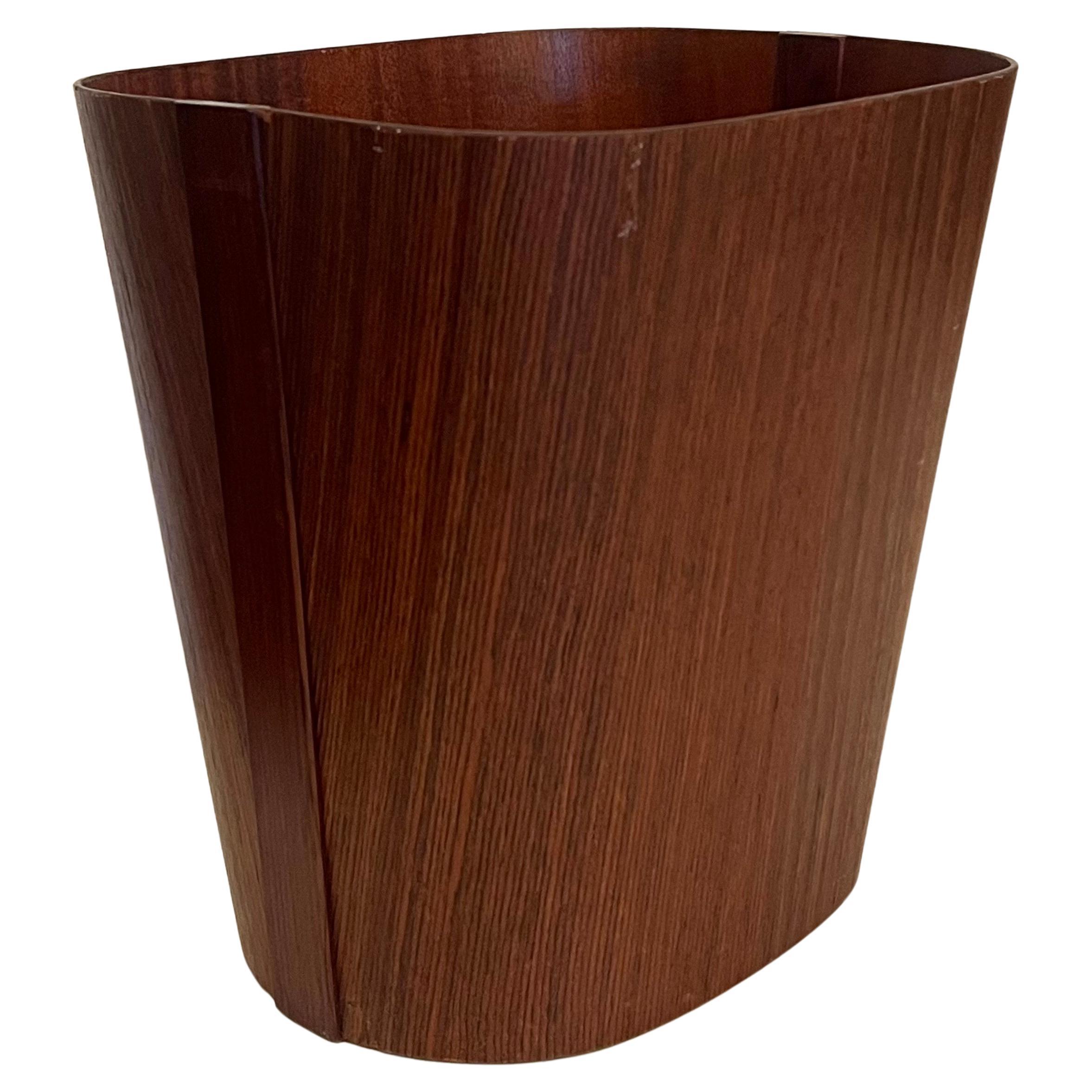 Palissandro Cestino moderno danese in legno di palissandro di Beni Mobler, anni '70 in vendita